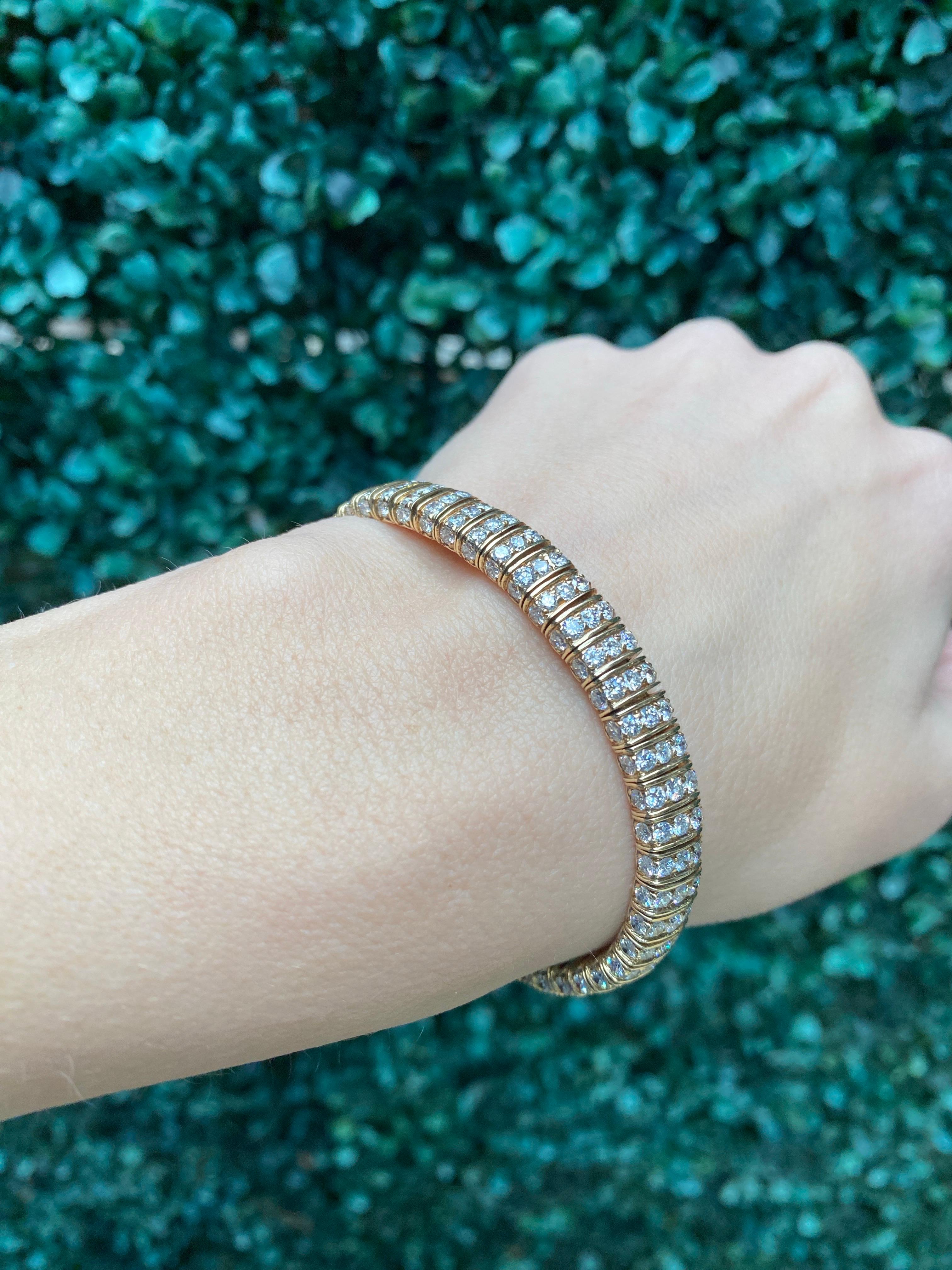 Bracelet en or 14 carats serti de diamants naturels taille ronde brillants de 12 carats en vente 12
