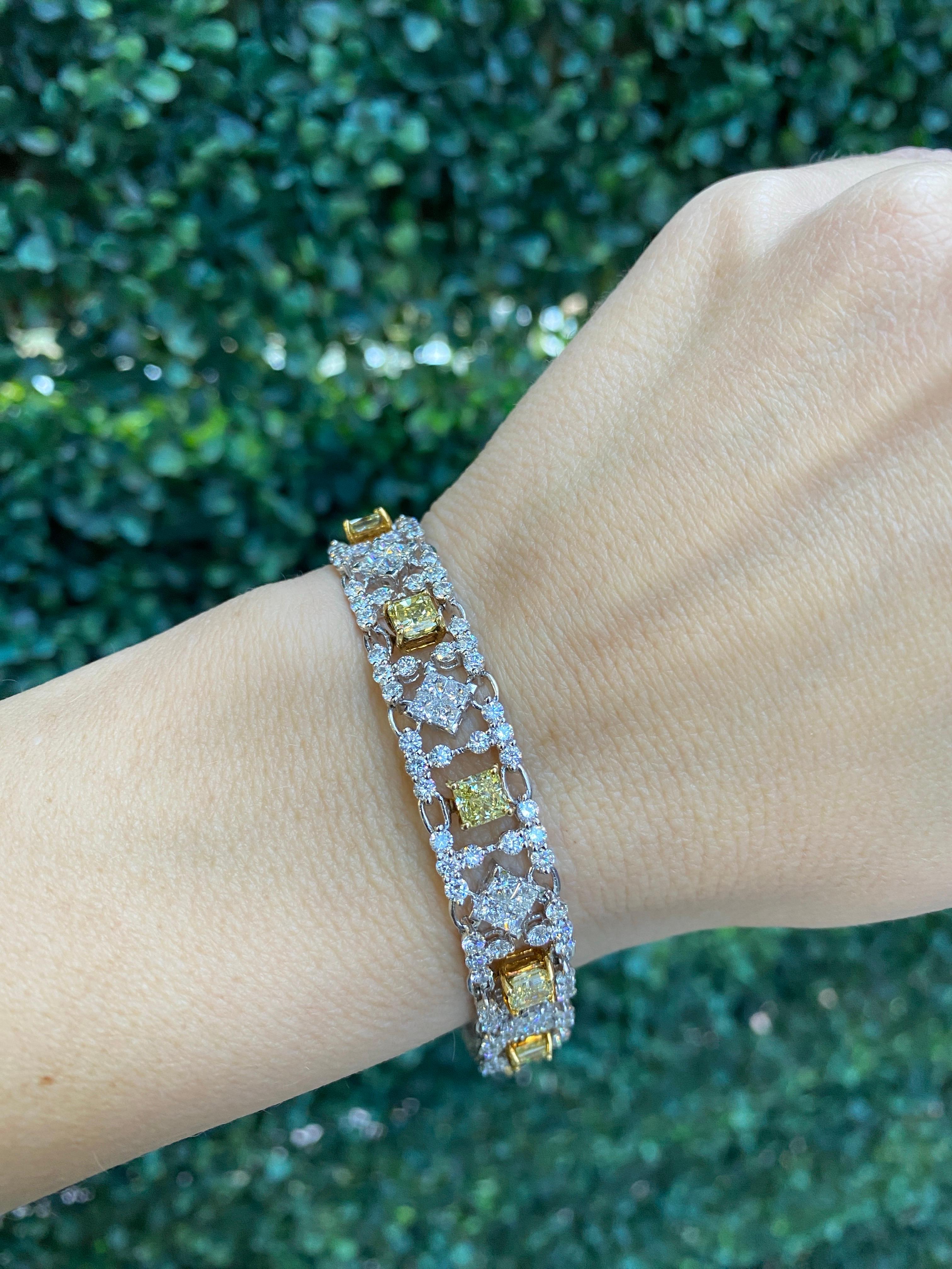 Gelbes und weißes Diamantarmband im modernen Stil aus Platin und 18 Karat Gold mit Diamanten im Angebot 5
