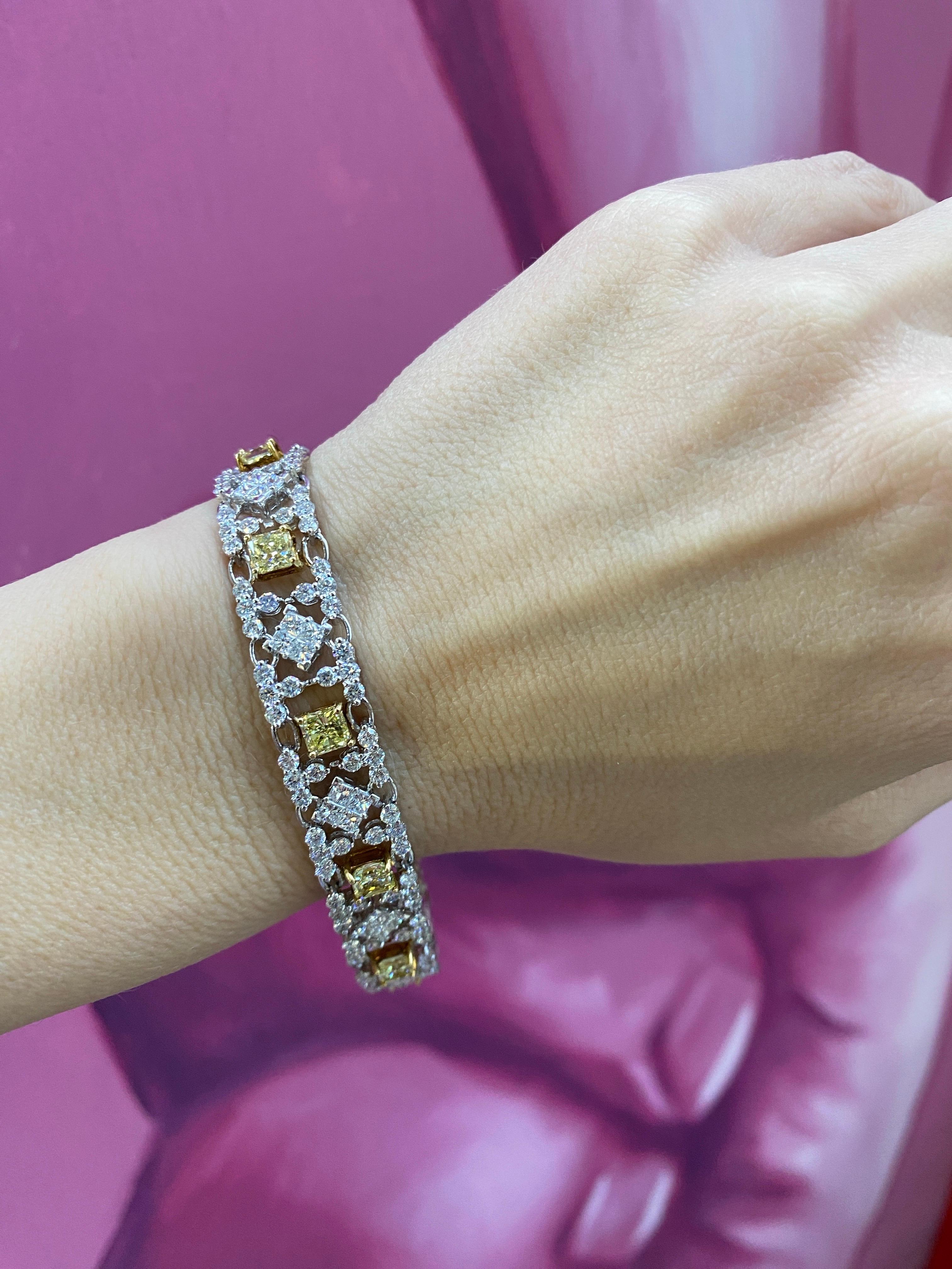 Gelbes und weißes Diamantarmband im modernen Stil aus Platin und 18 Karat Gold mit Diamanten im Angebot 7