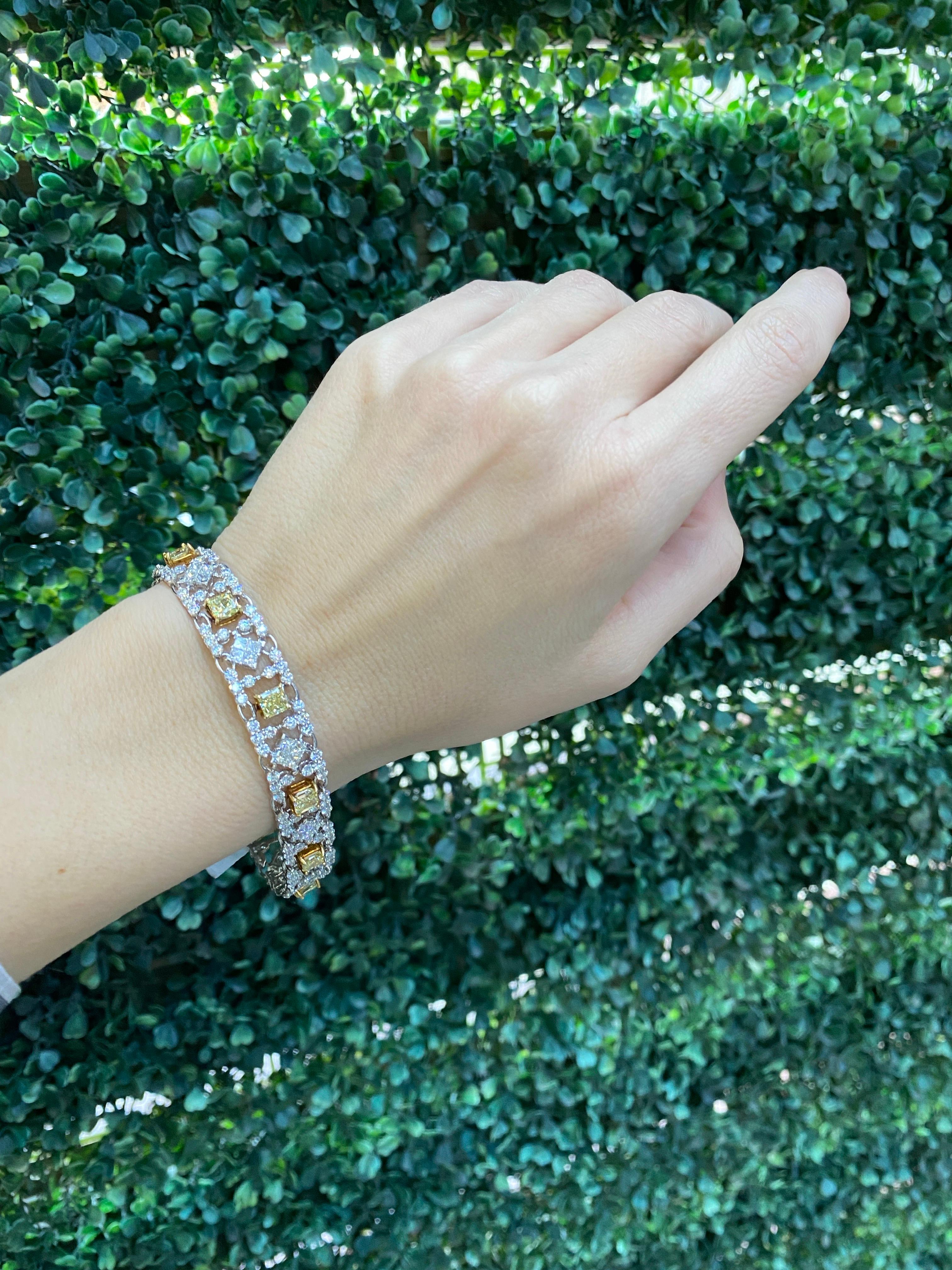 Gelbes und weißes Diamantarmband im modernen Stil aus Platin und 18 Karat Gold mit Diamanten im Angebot 6