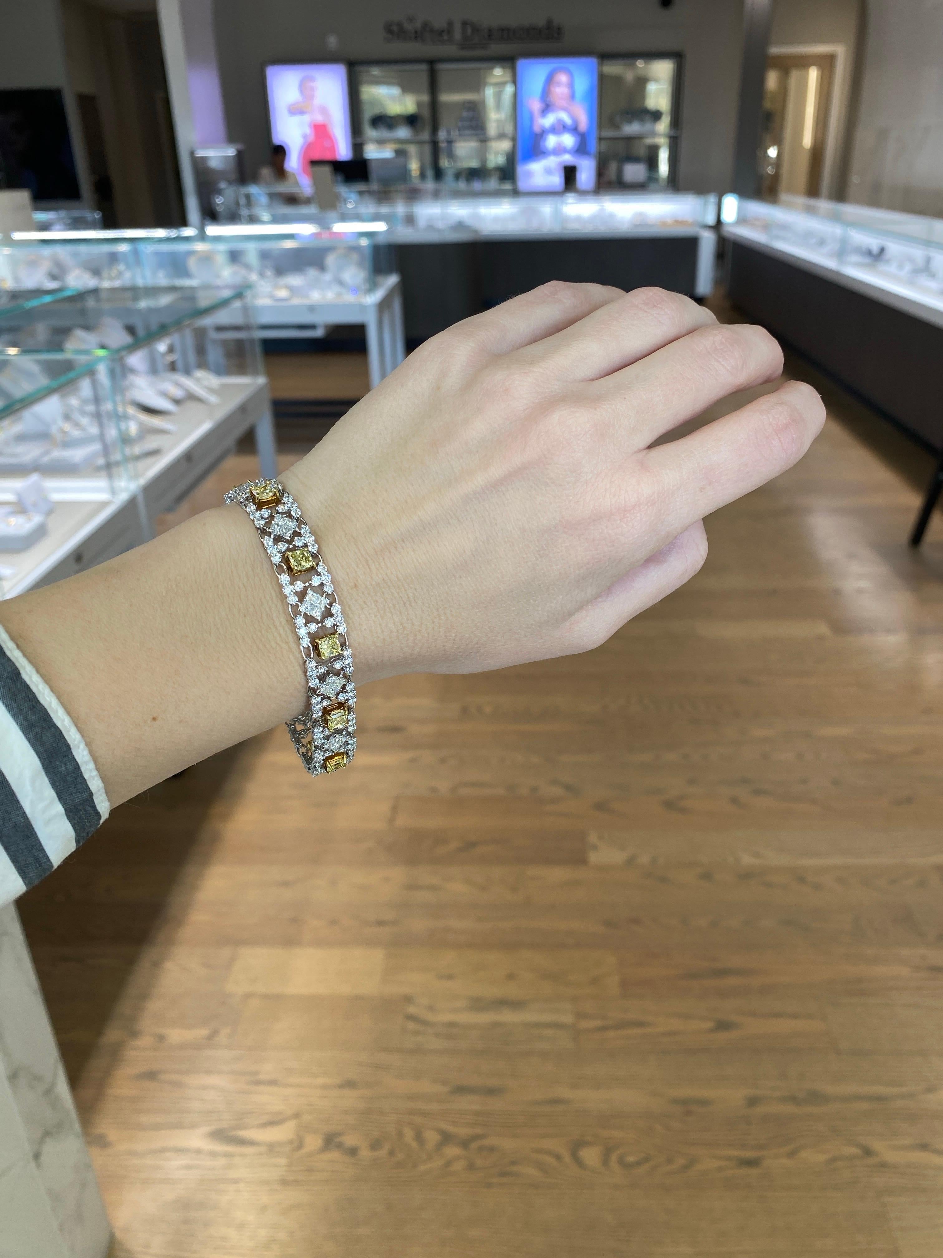 Gelbes und weißes Diamantarmband im modernen Stil aus Platin und 18 Karat Gold mit Diamanten im Angebot 9