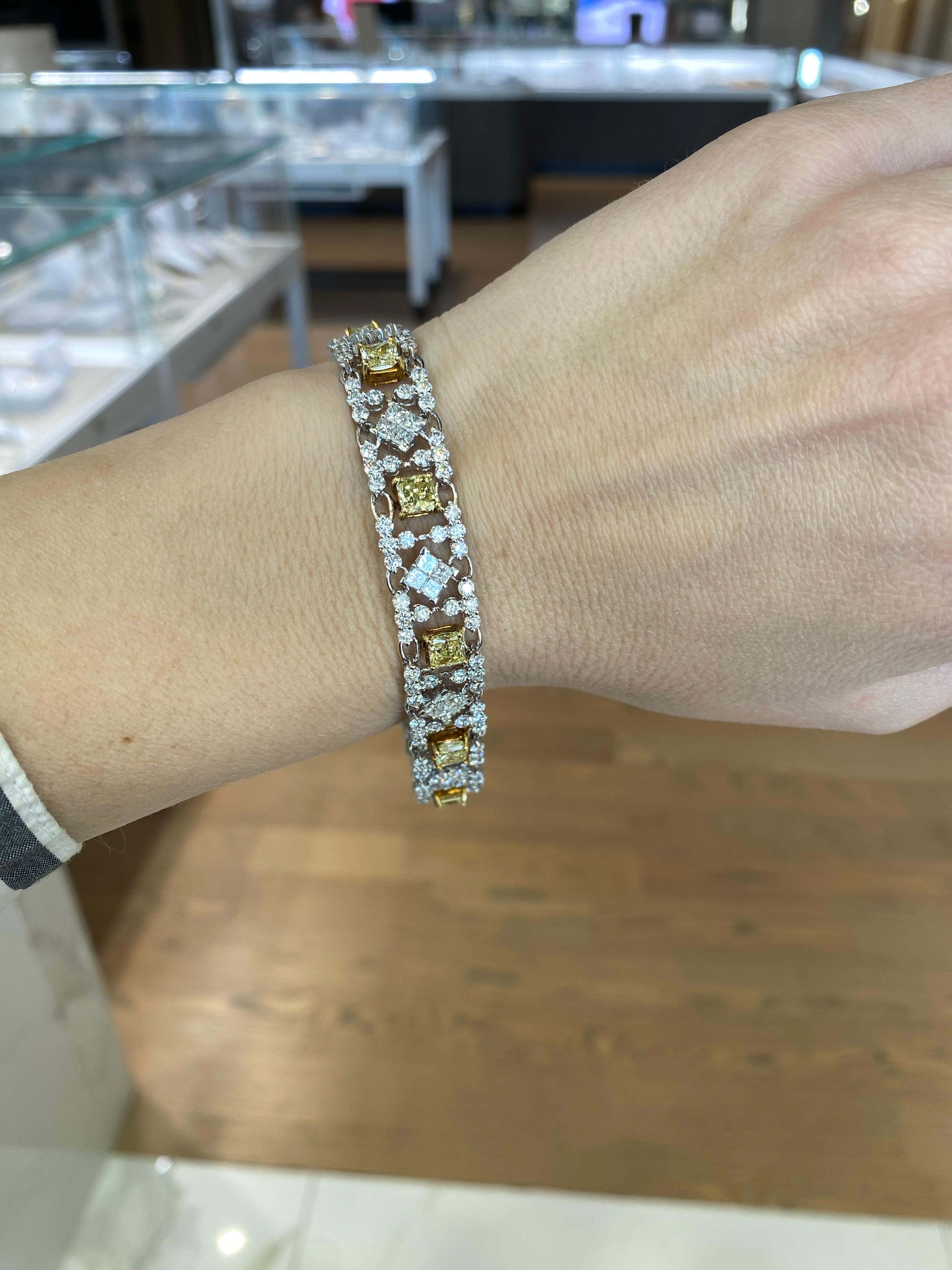 Gelbes und weißes Diamantarmband im modernen Stil aus Platin und 18 Karat Gold mit Diamanten im Angebot 15
