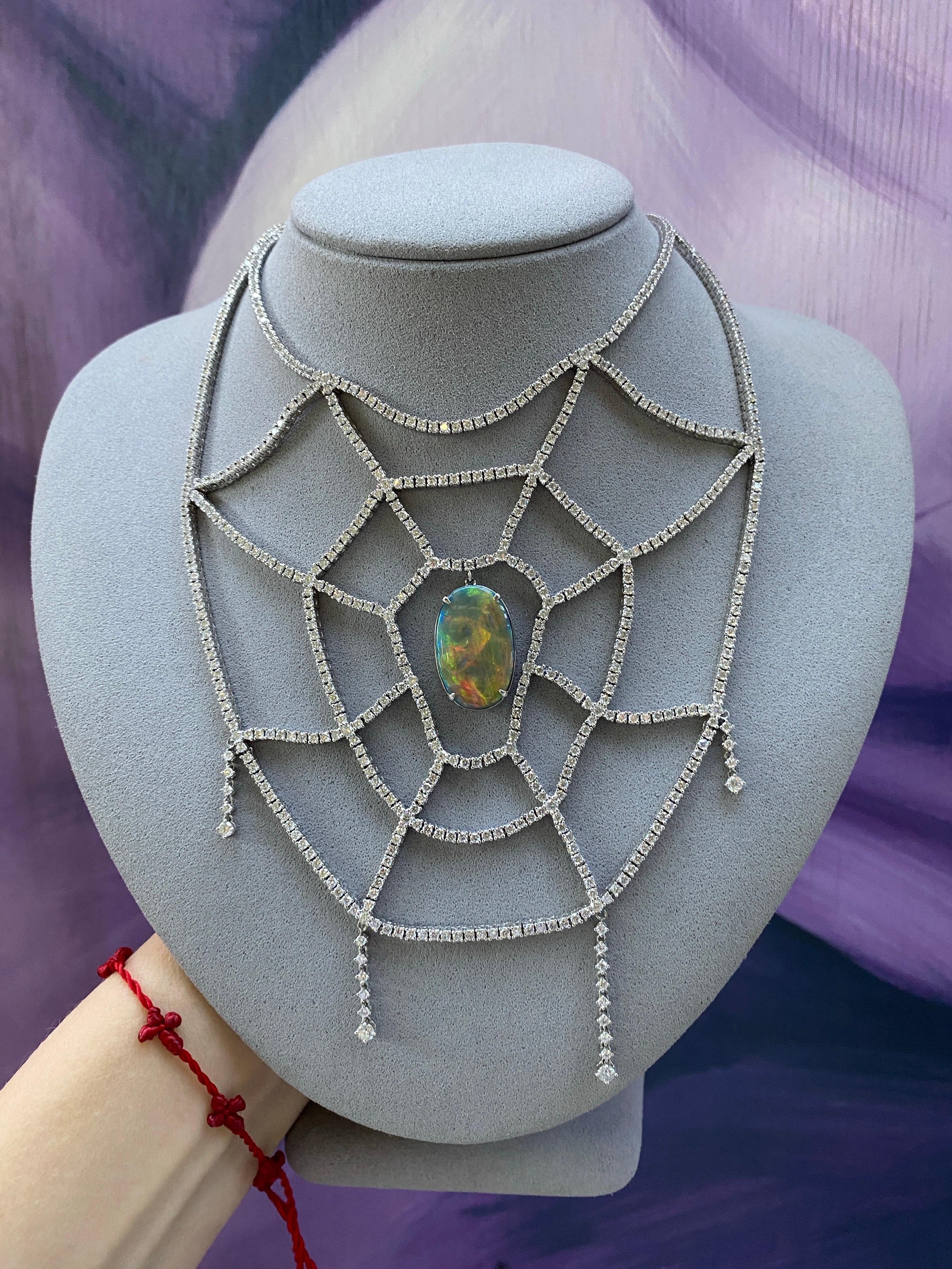 Collier en forme d'araignée avec opale noire ovale Lightning Ridge et diamants 16,19 carats en vente 3