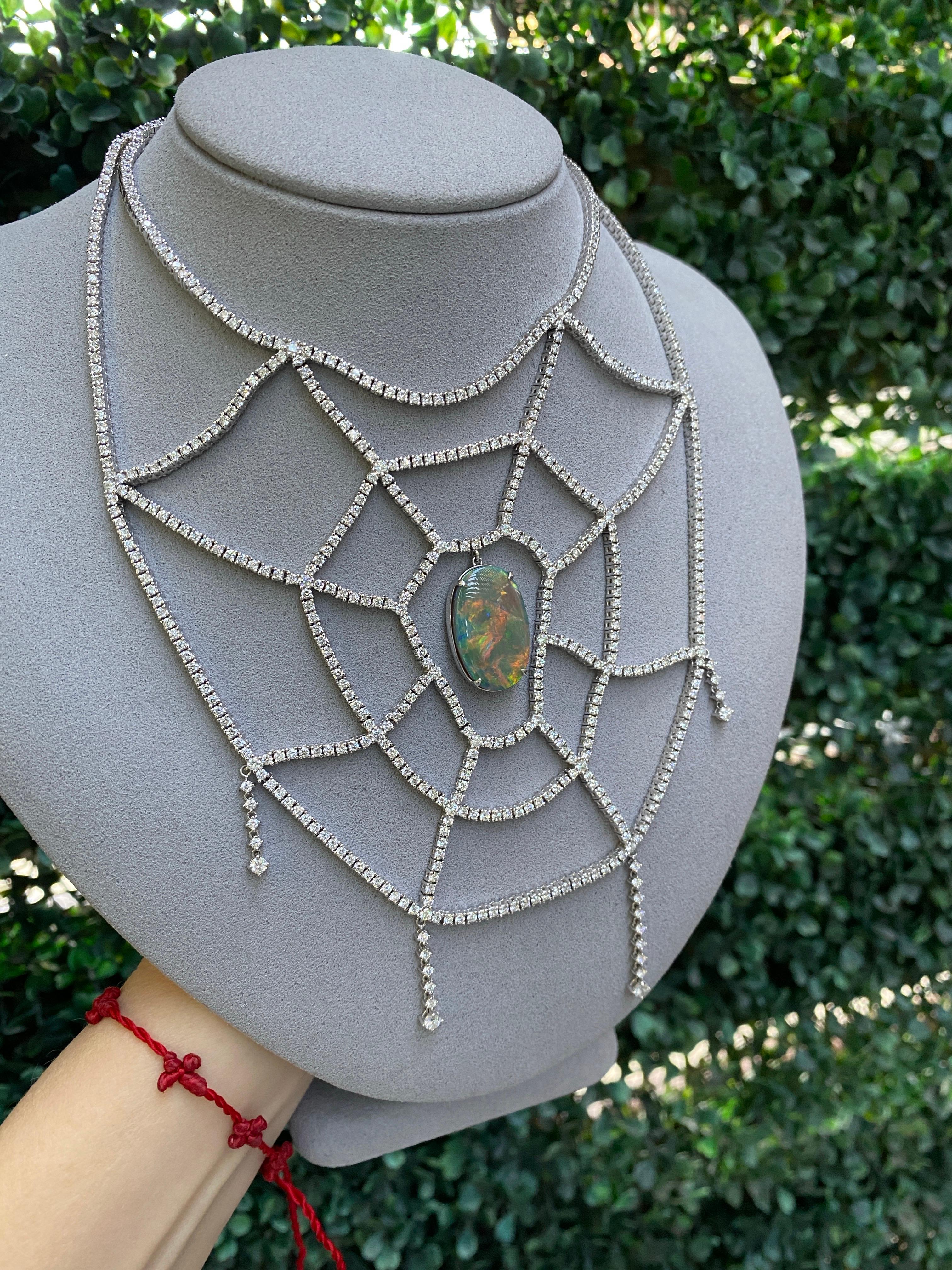 Collier en forme d'araignée avec opale noire ovale Lightning Ridge et diamants 16,19 carats en vente 4