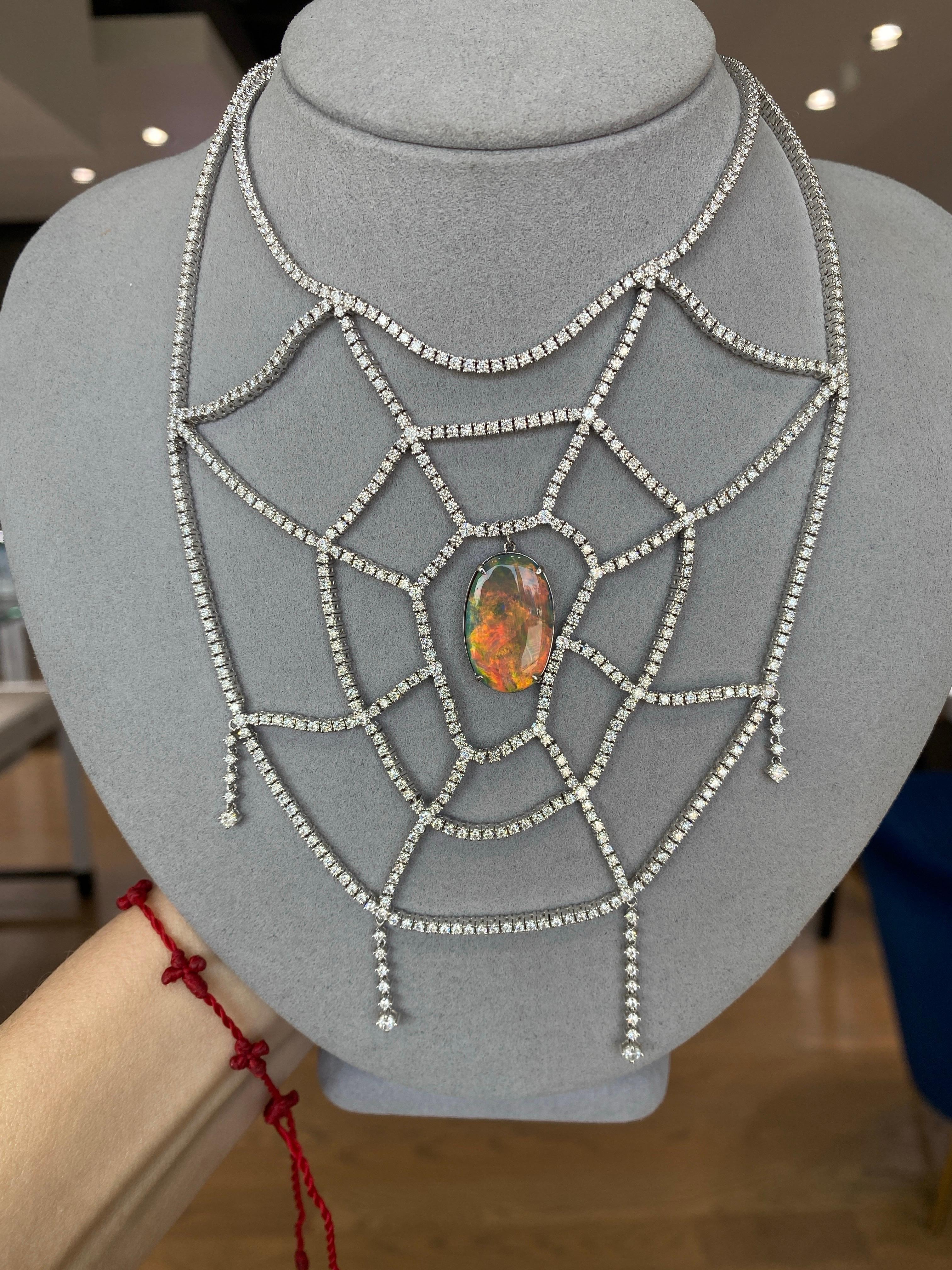 Collier en forme d'araignée avec opale noire ovale Lightning Ridge et diamants 16,19 carats en vente 15