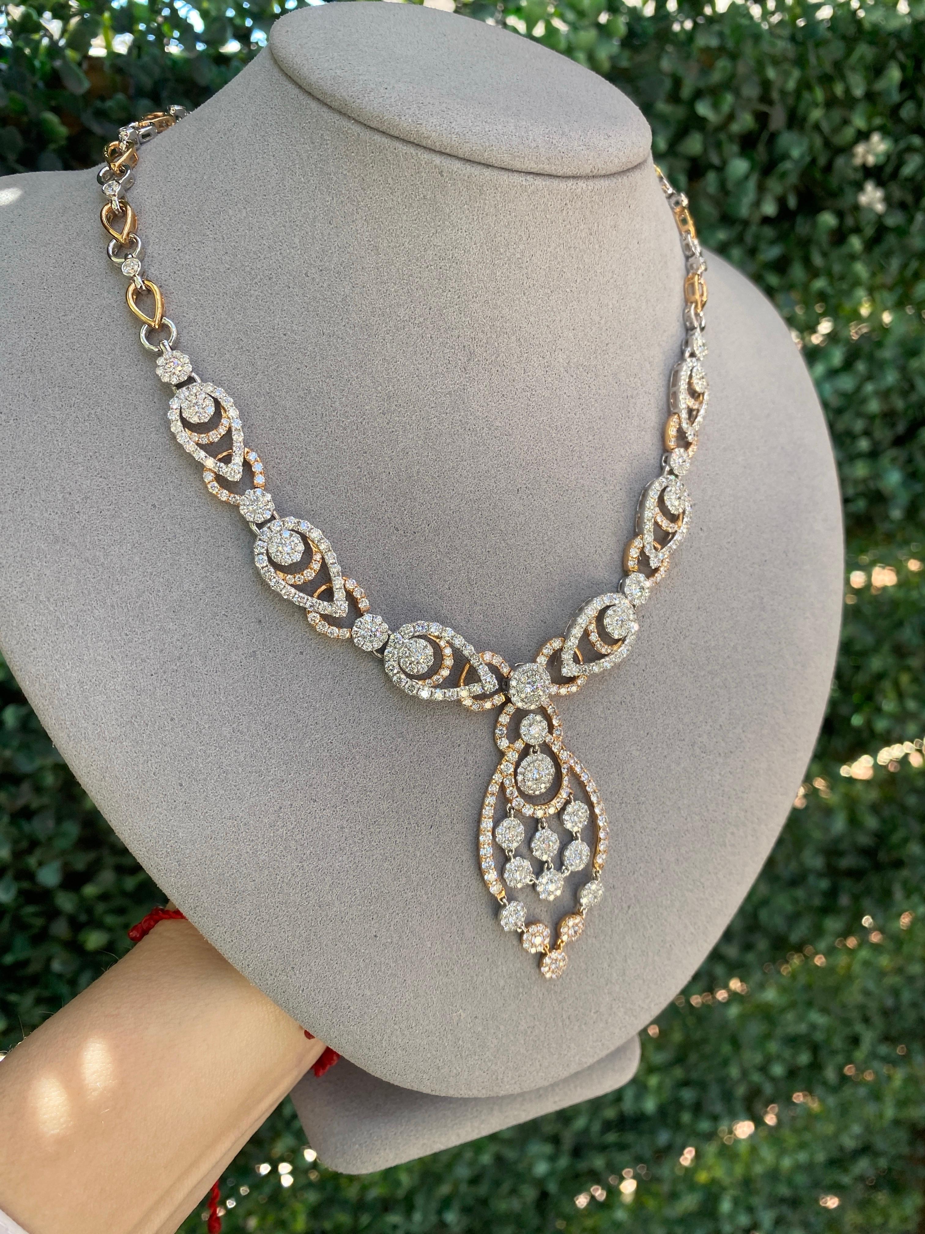 Collana con ciondolo a vortice in oro bianco e rosa 18k con diamanti rotondi incastonati (18.00ctw) in vendita 9