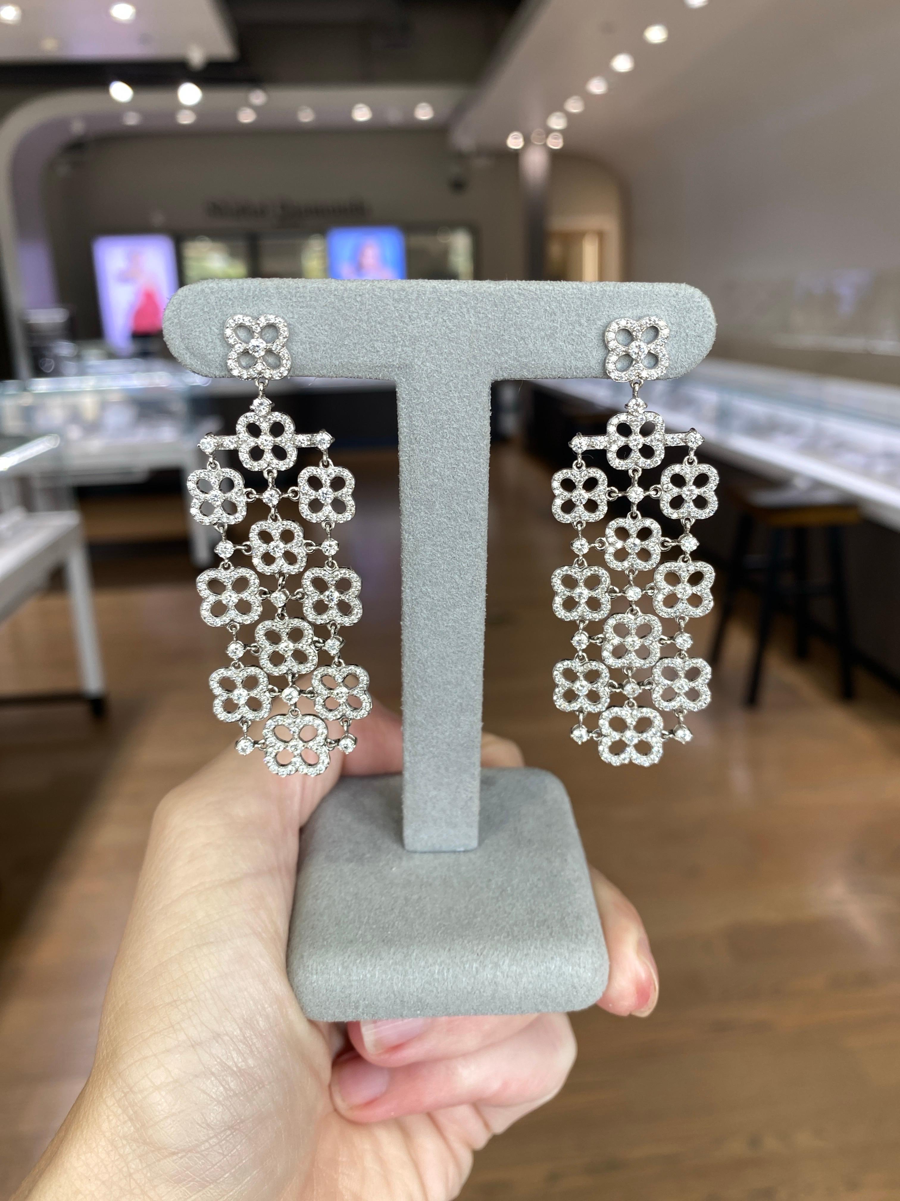 Pendientes de araña con forma de trébol de diamantes redondos naturales de 4,73 ctw, oro blanco de 18k en Nuevo estado para la venta en Houston, TX