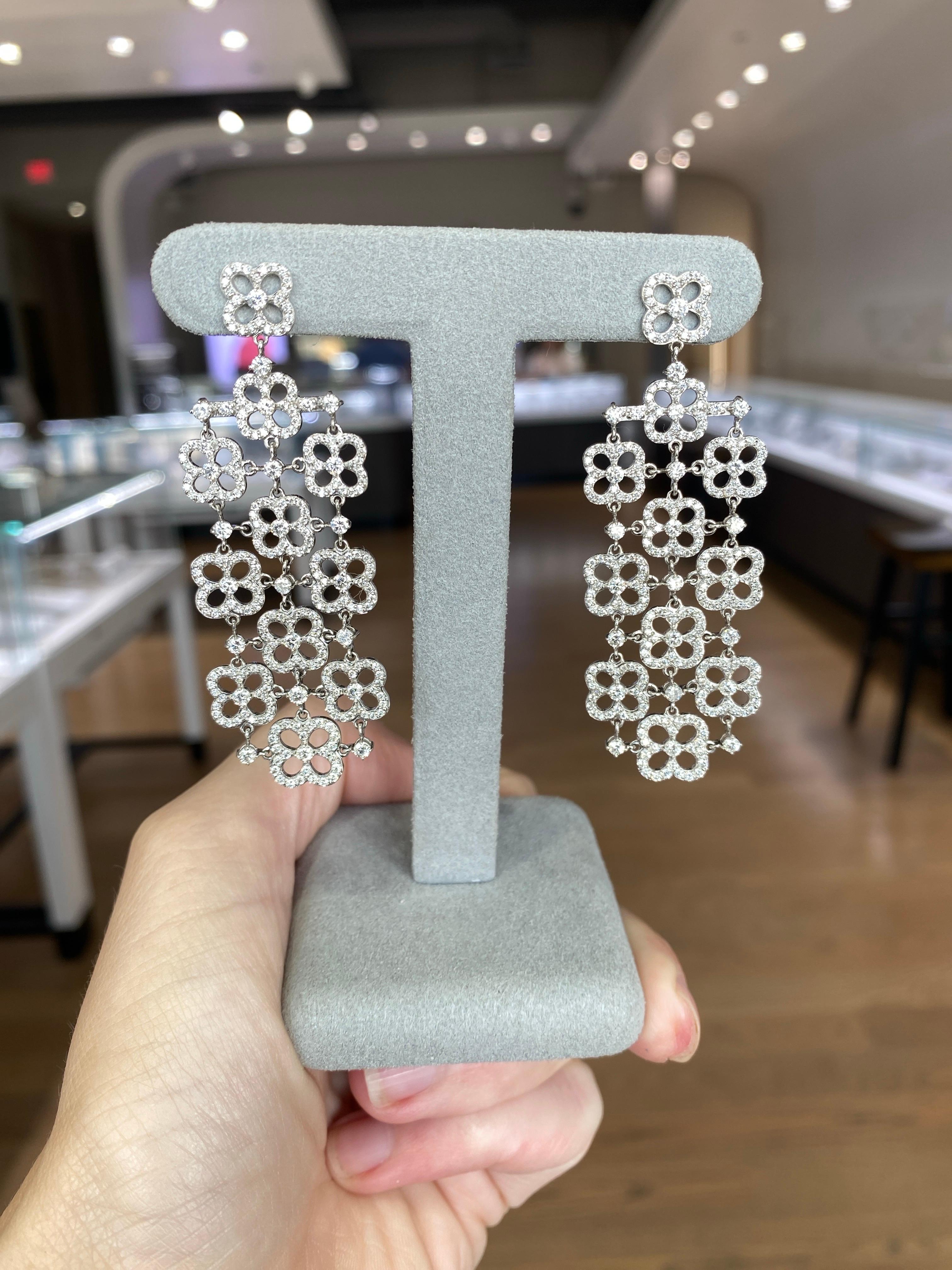 Pendientes de araña con forma de trébol de diamantes redondos naturales de 4,73 ctw, oro blanco de 18k en venta 8