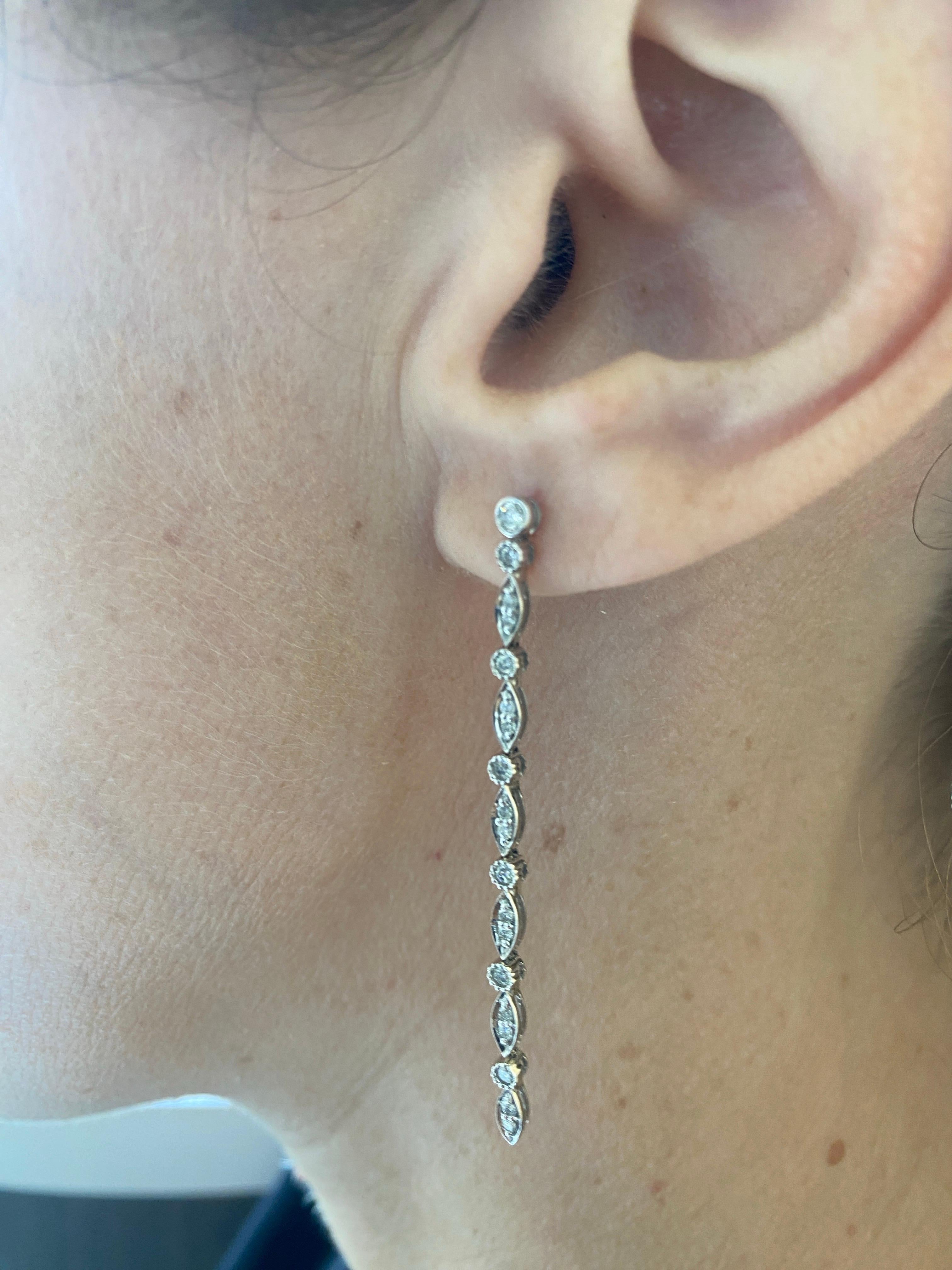 14 Karat Weißgold Ohrhänger mit natürlichen Diamanten im Angebot 6