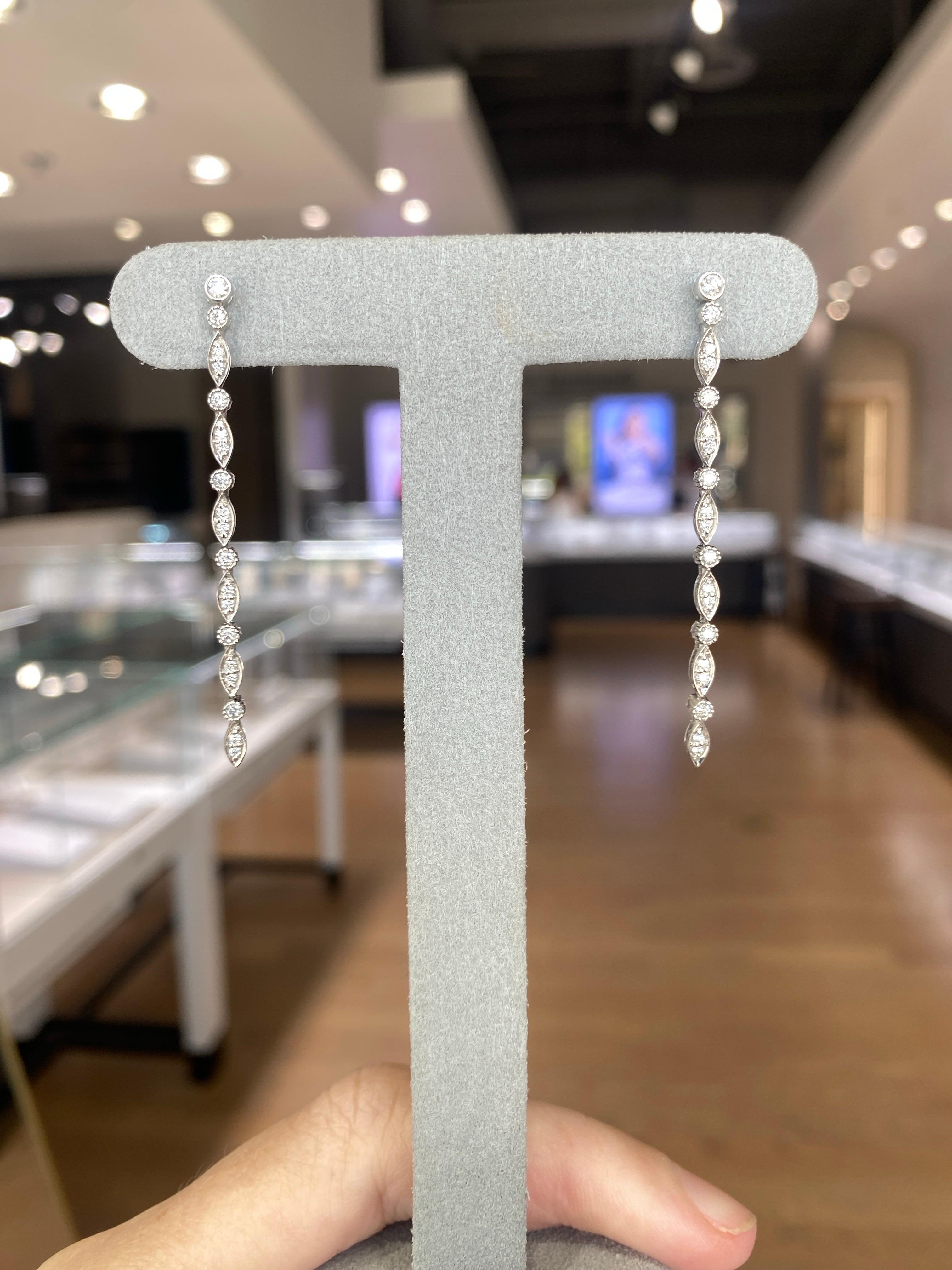 14 Karat Weißgold Ohrhänger mit natürlichen Diamanten im Angebot 7