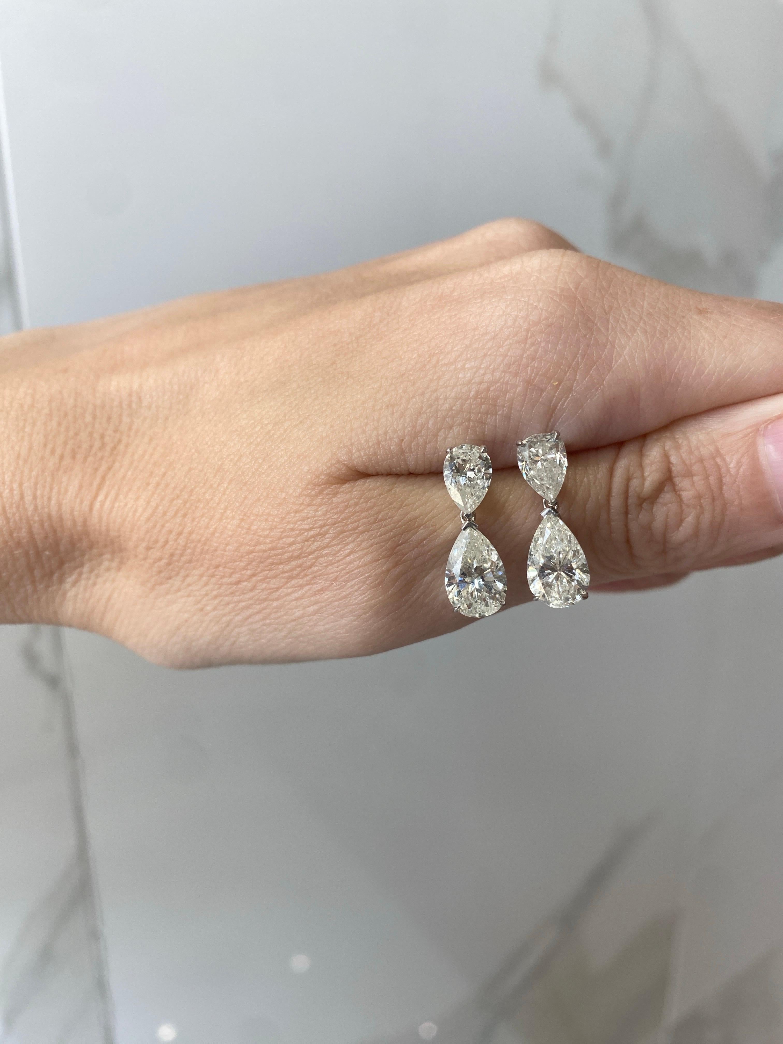 Tropfenohrringe aus 14 Karat Weißgold mit 5,93 Karat birnenförmigen Diamanten I-J I1-SI2 im Angebot 8