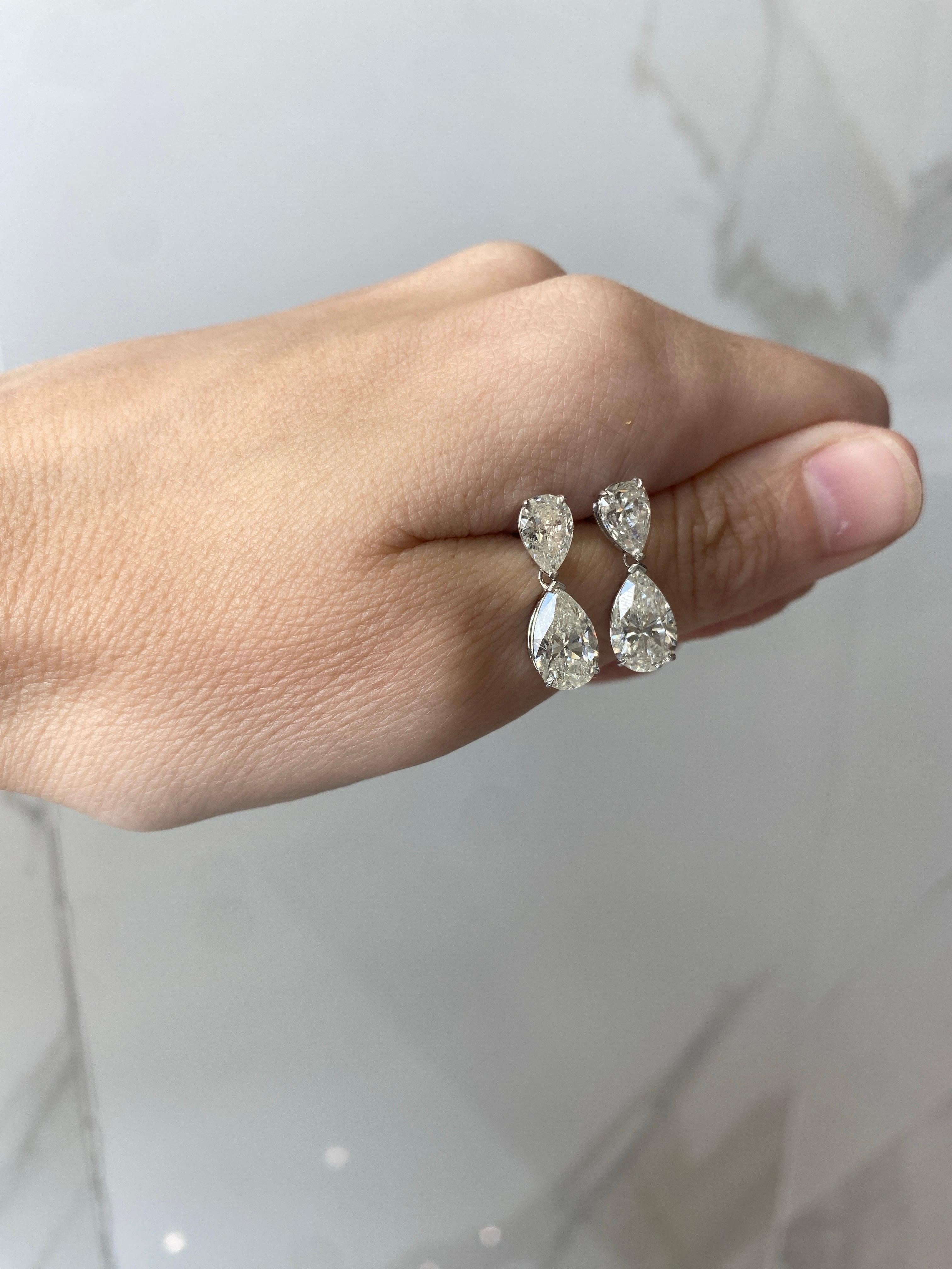 Tropfenohrringe aus 14 Karat Weißgold mit 5,93 Karat birnenförmigen Diamanten I-J I1-SI2 im Angebot 7
