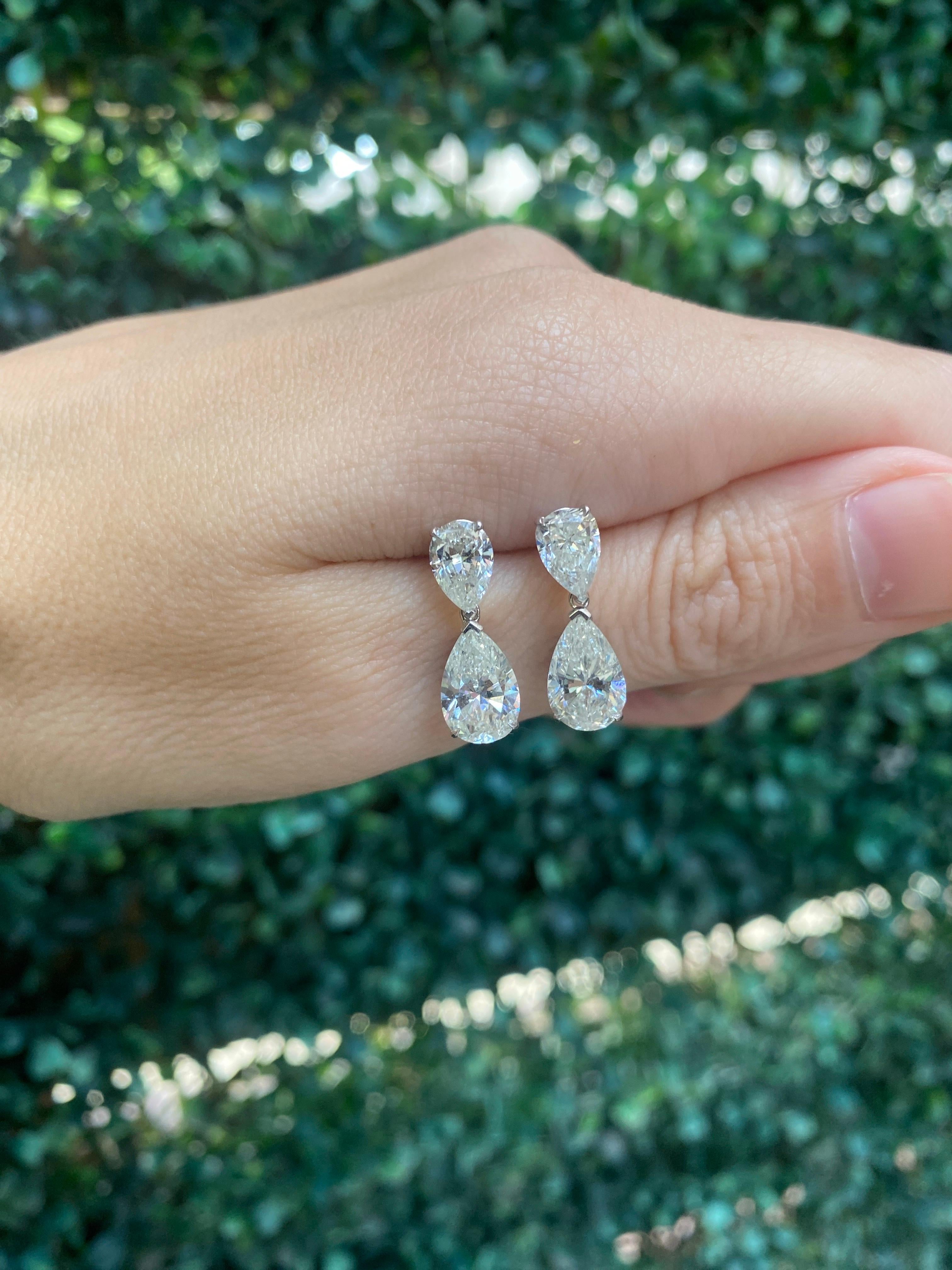 Tropfenohrringe aus 14 Karat Weißgold mit 5,93 Karat birnenförmigen Diamanten I-J I1-SI2 im Angebot 9