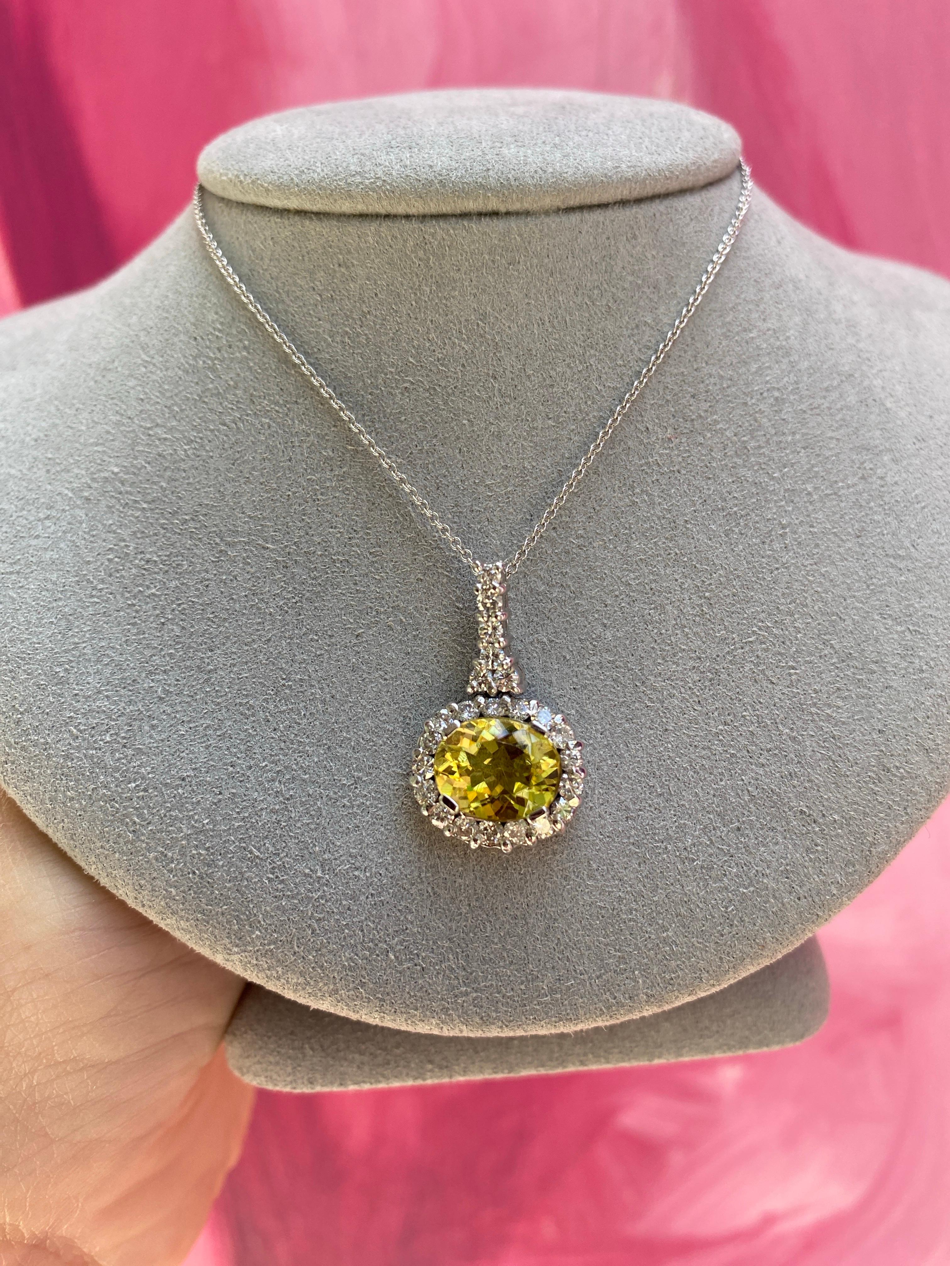 Collar colgante de berilo dorado ovalado de 2,28 quilates con diamantes redondos de 0,69 quilates en venta 11
