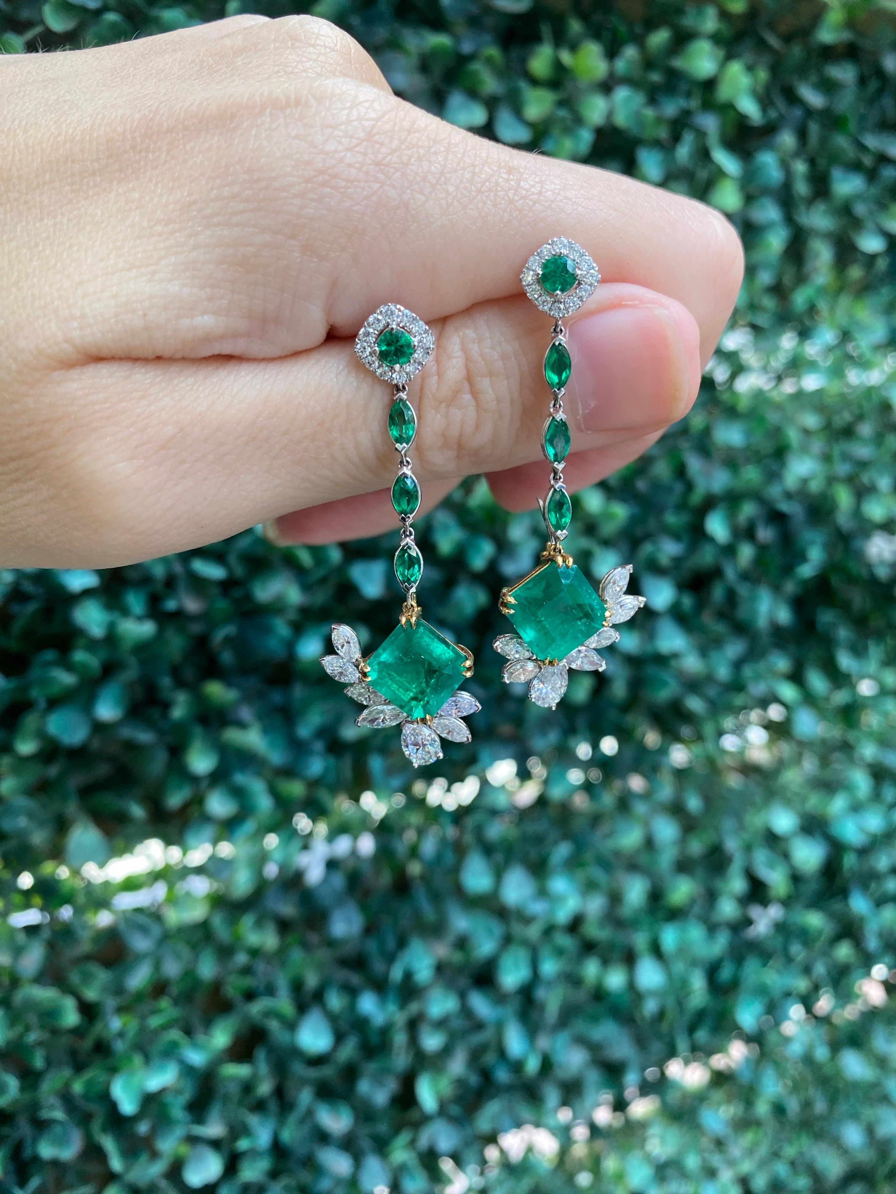 6.96 Carat Pair of Colombian Emeralds & 2.65 Diamond Total Weight Drop Earrings In New Condition For Sale In Houston, TX