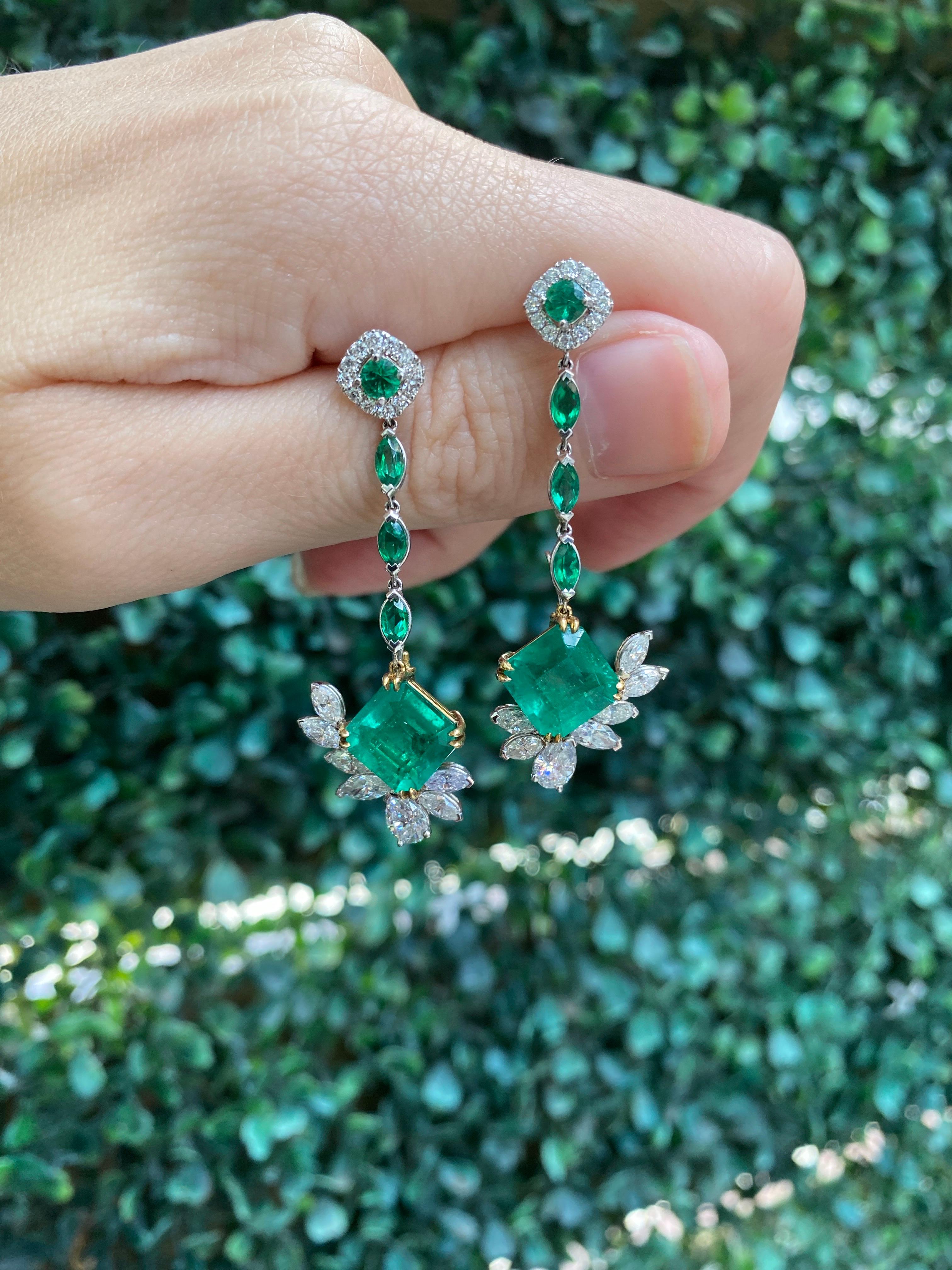 6.96 Carat Pair of Colombian Emeralds & 2.65 Diamond Total Weight Drop Earrings For Sale 1