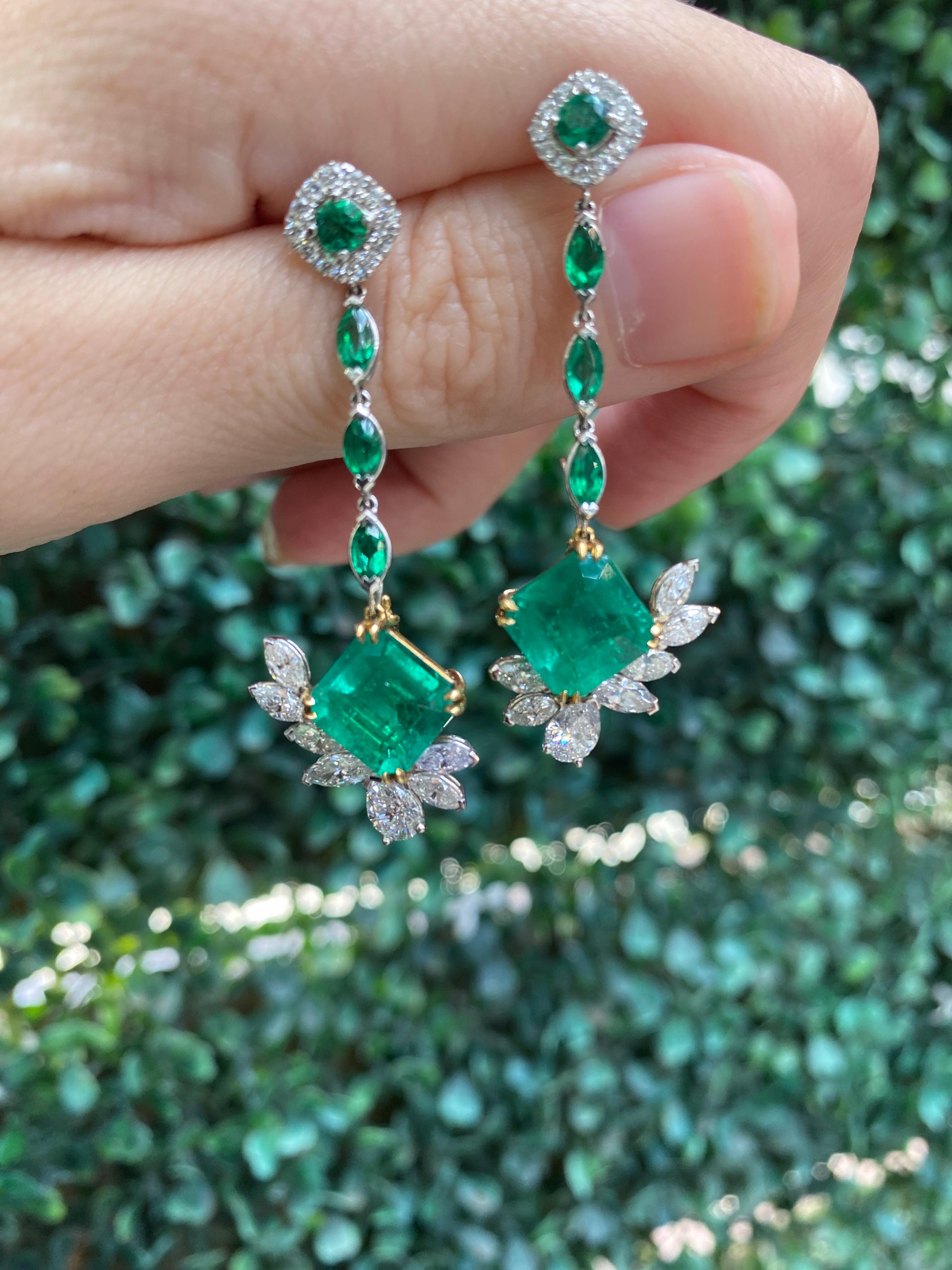 6.96 Carat Pair of Colombian Emeralds & 2.65 Diamond Total Weight Drop Earrings For Sale 2