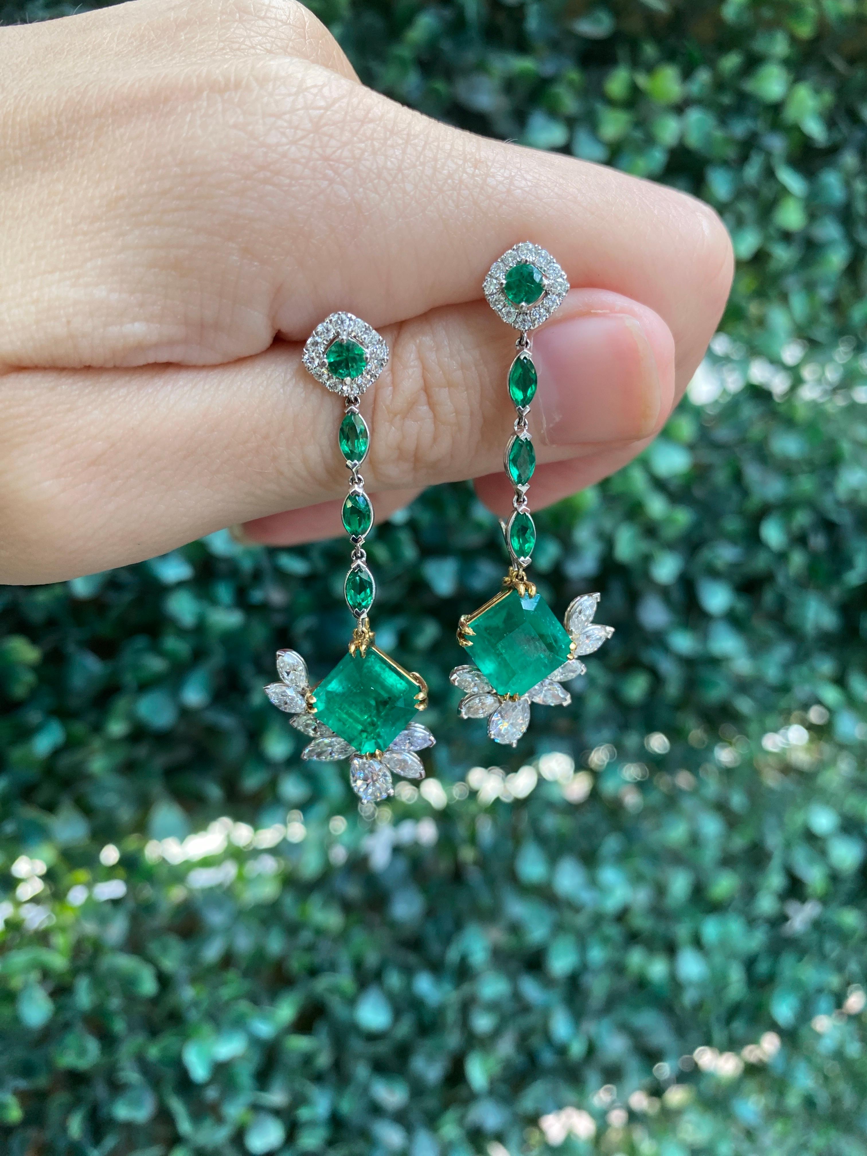 6.96 Carat Pair of Colombian Emeralds & 2.65 Diamond Total Weight Drop Earrings For Sale 3