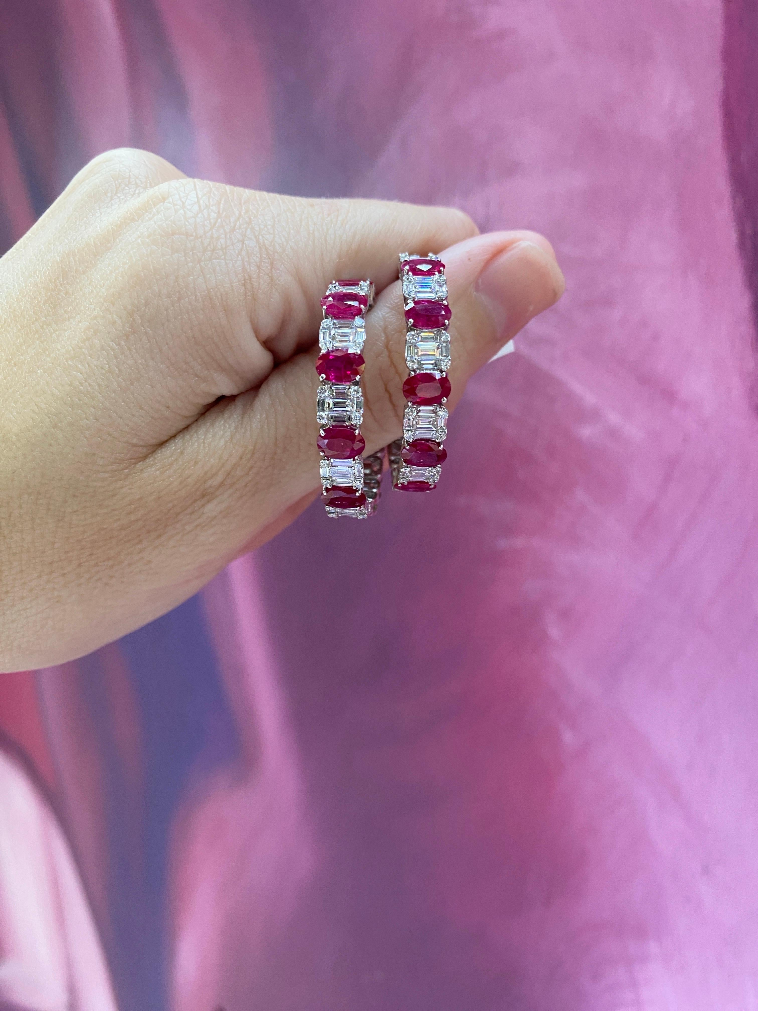 Créoles en rubis taille ovale de 4,53 carats et diamants ronds et baguettes de 2,71 carats en vente 3