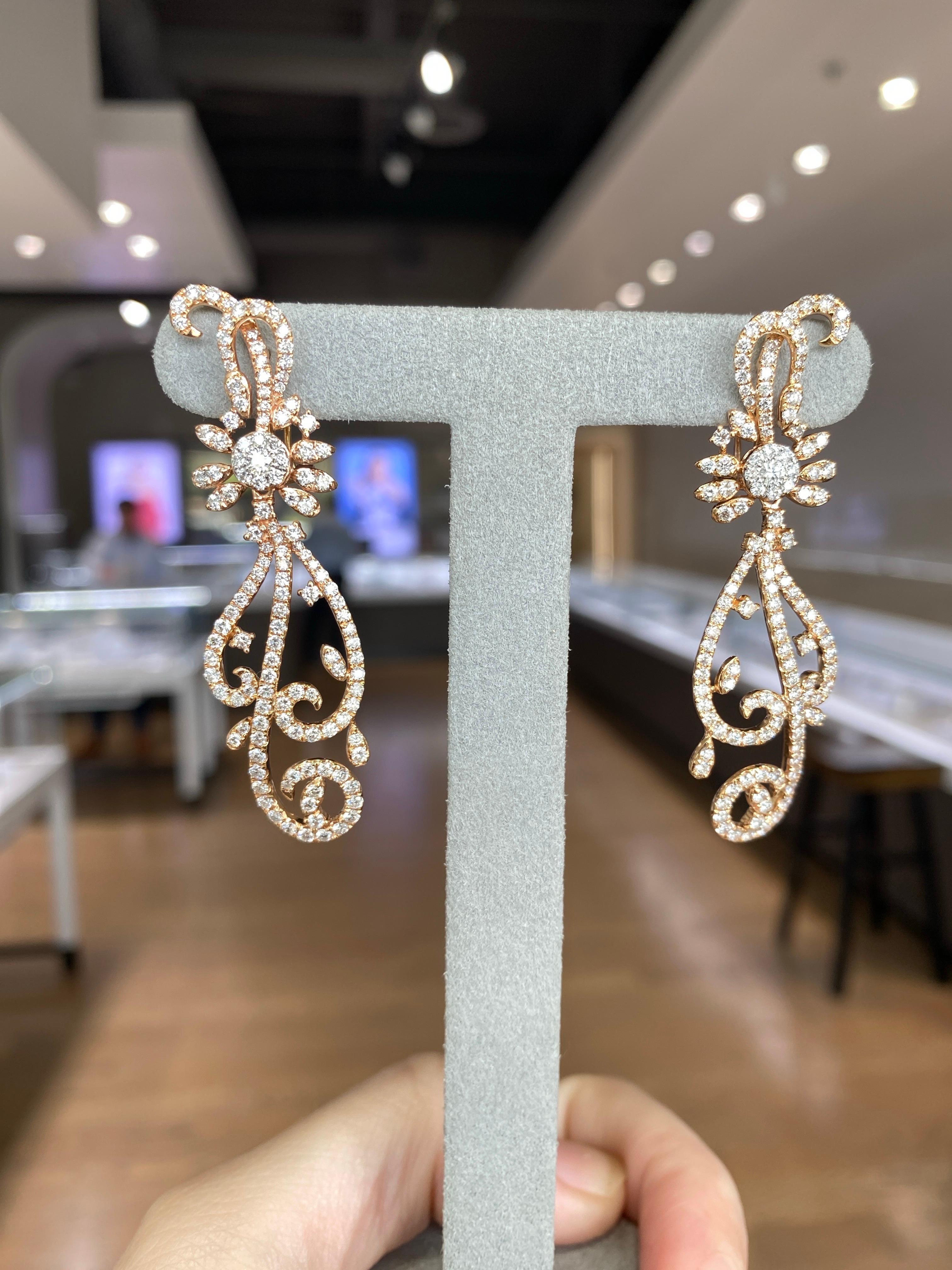Pendientes en espiral de oro rosa de 18 quilates con diamante brillante redondo engastado en microgancho de 4,70 quilates en venta 6