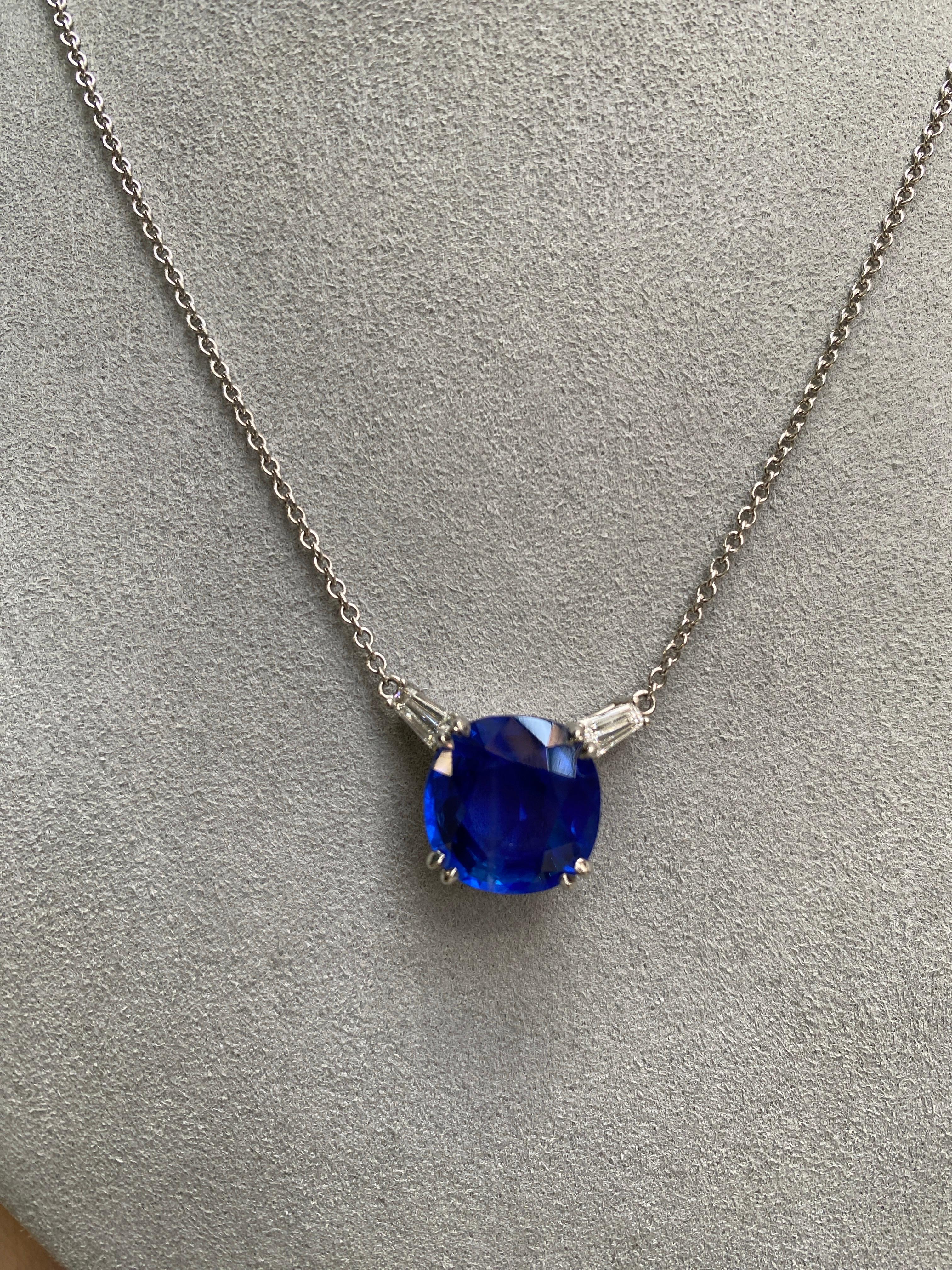 Pendentif en saphir du Sri Lanka taille coussin de 9,57 carats, sans chaleur, avec diamants de 0,50 carat en vente 4
