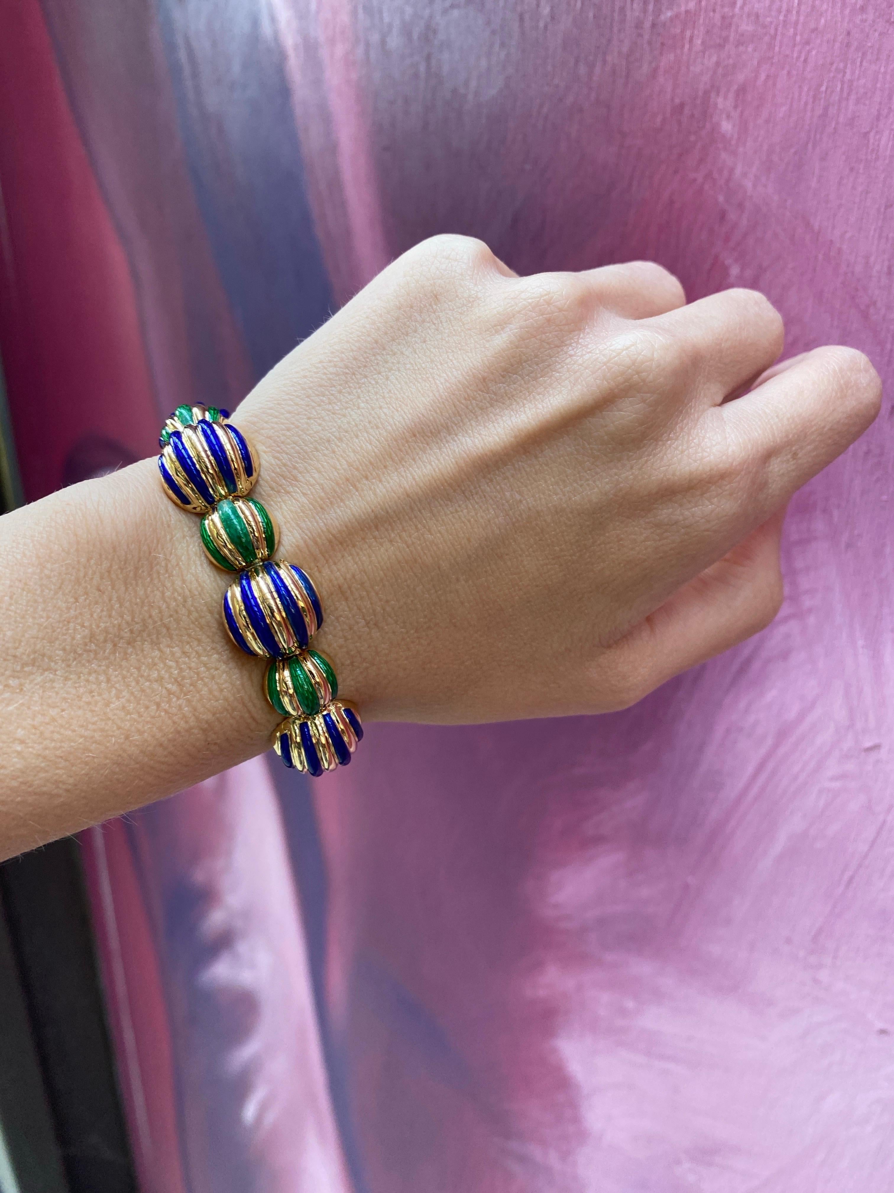 Tiffany & Co. Pulsera de eslabones de oro amarillo de 18 quilates con esmalte verde y morado en venta 11
