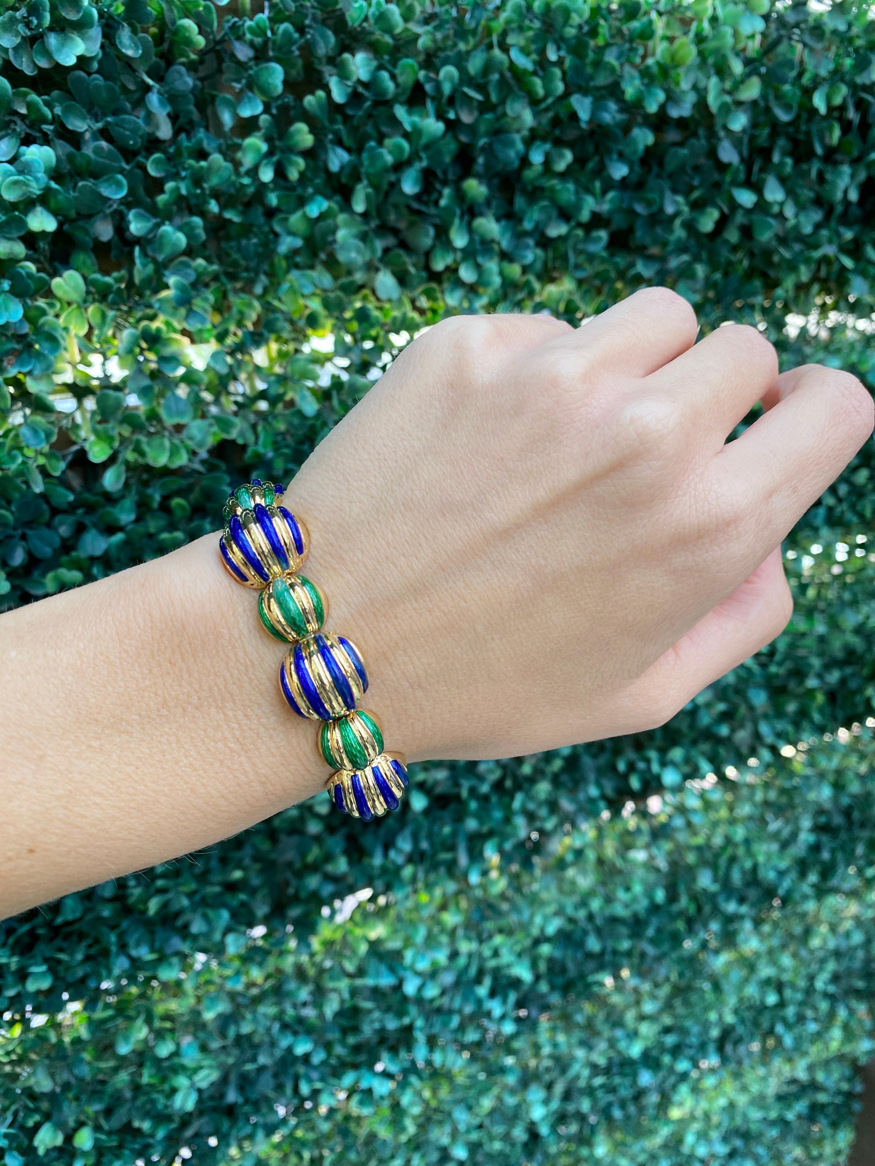 Tiffany & Co. Pulsera de eslabones de oro amarillo de 18 quilates con esmalte verde y morado en venta 12