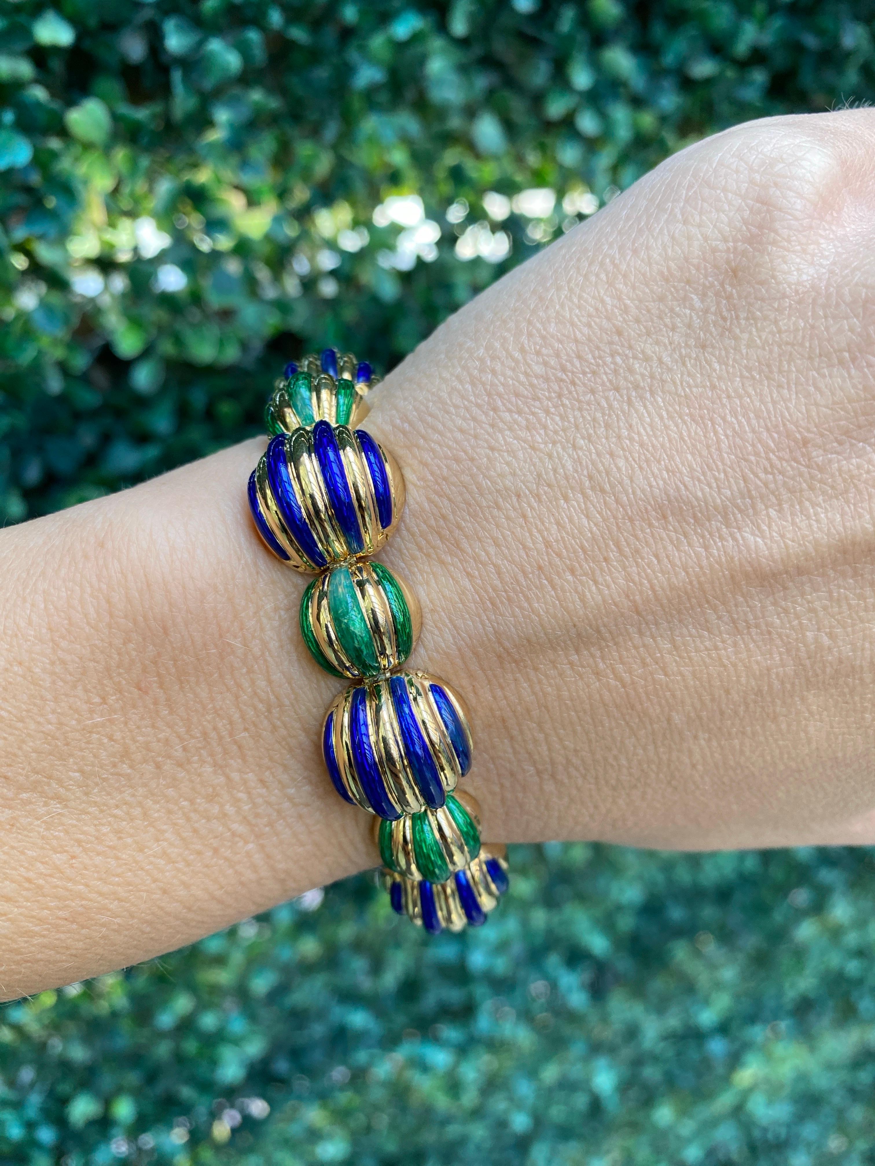 Tiffany & Co. Pulsera de eslabones de oro amarillo de 18 quilates con esmalte verde y morado en venta 15