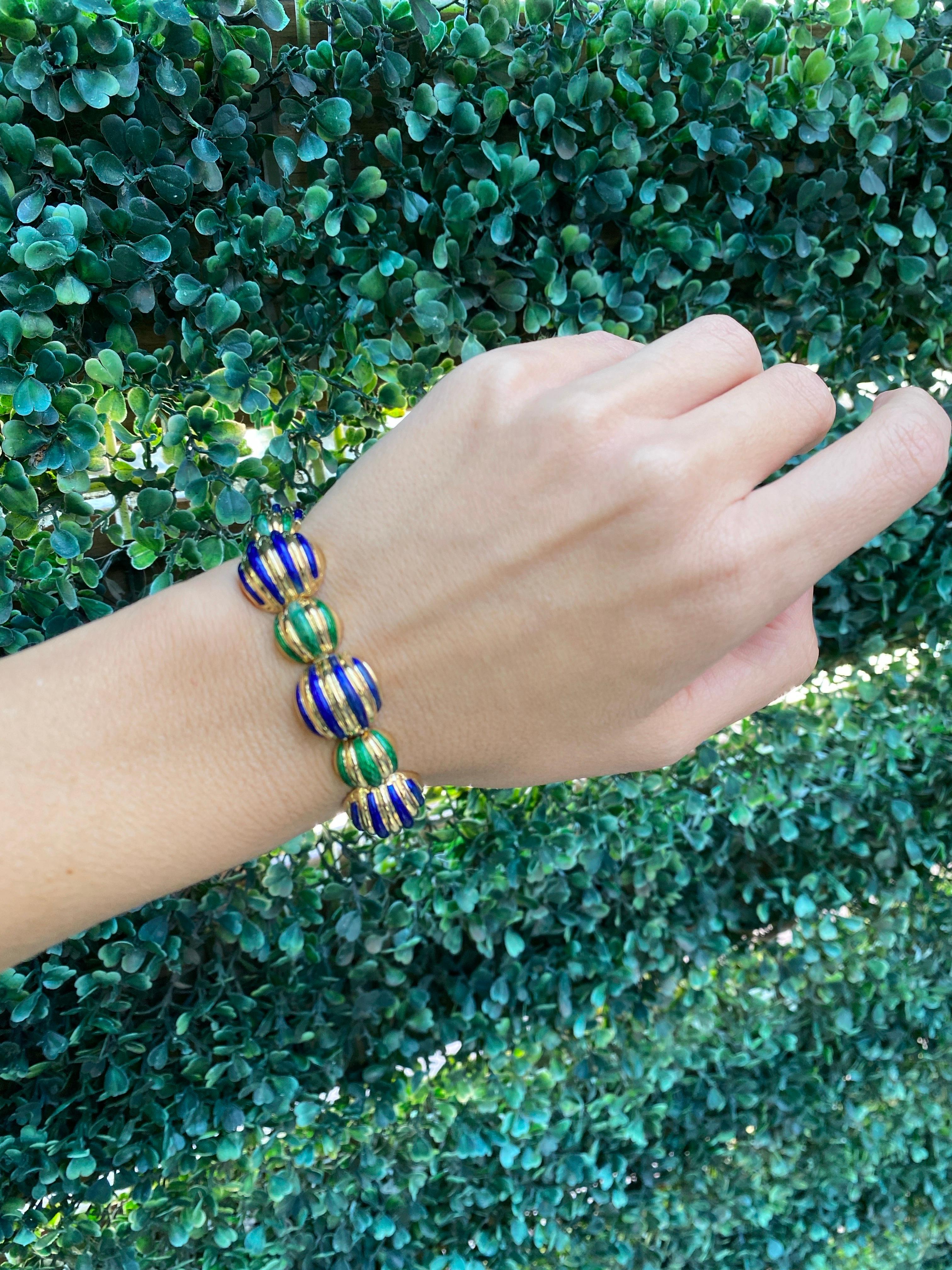 Tiffany & Co. Pulsera de eslabones de oro amarillo de 18 quilates con esmalte verde y morado en venta 16