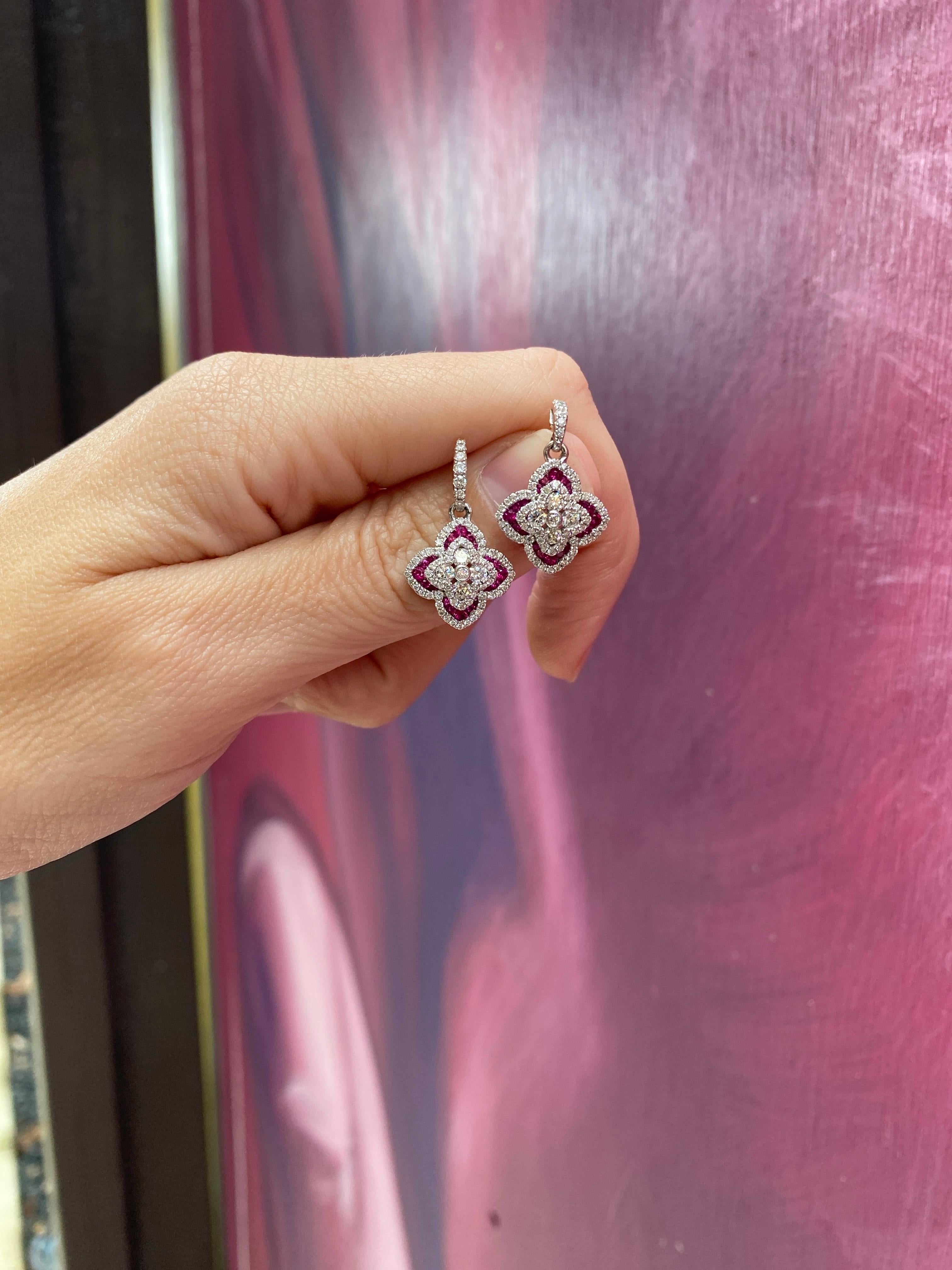 Charles Krypell, boucles d'oreilles en goutte en diamants ronds de 1,16 carat et rubis ronds de 0,47 carat en vente 5