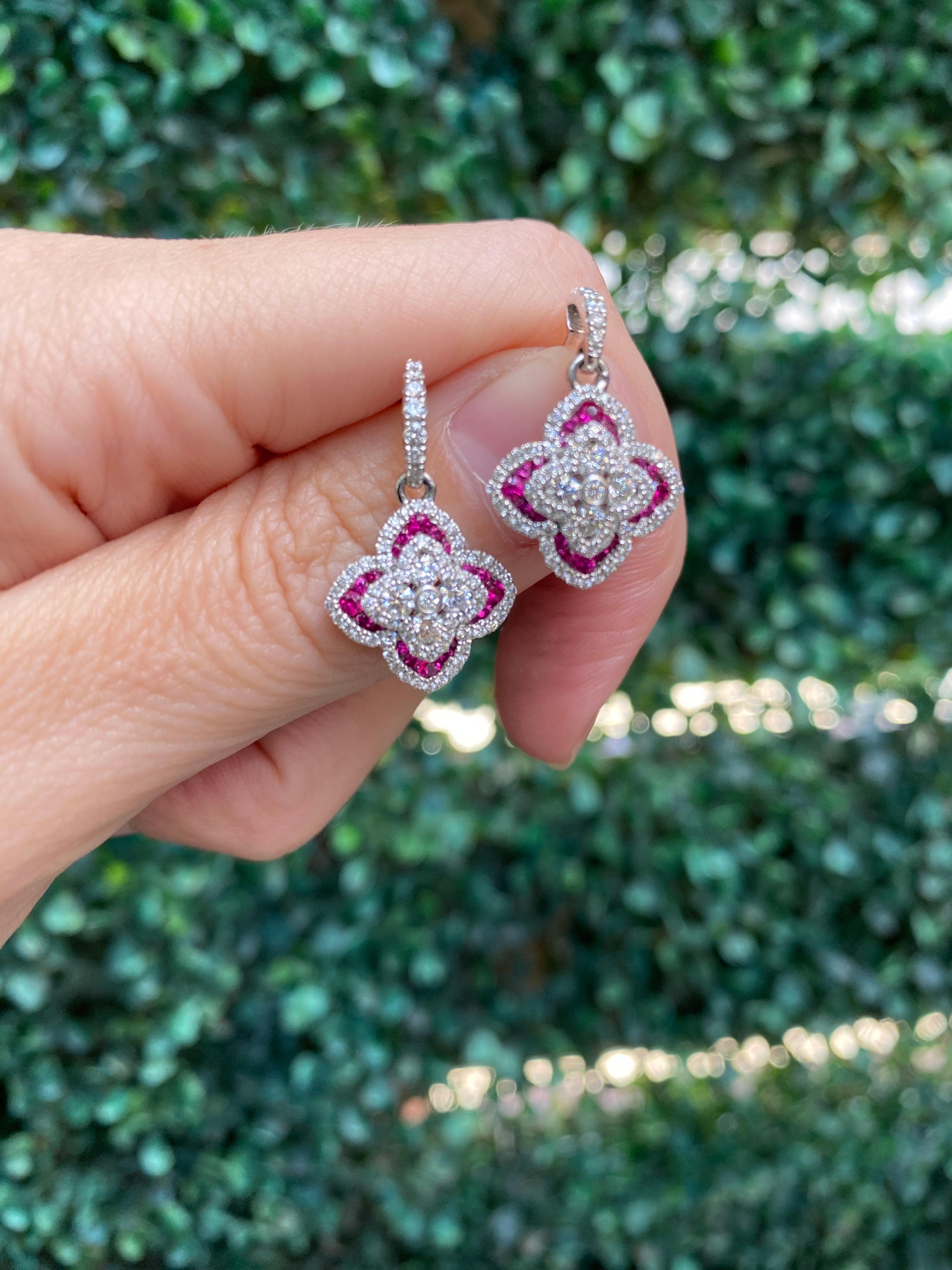 Charles Krypell, boucles d'oreilles en goutte en diamants ronds de 1,16 carat et rubis ronds de 0,47 carat en vente 7