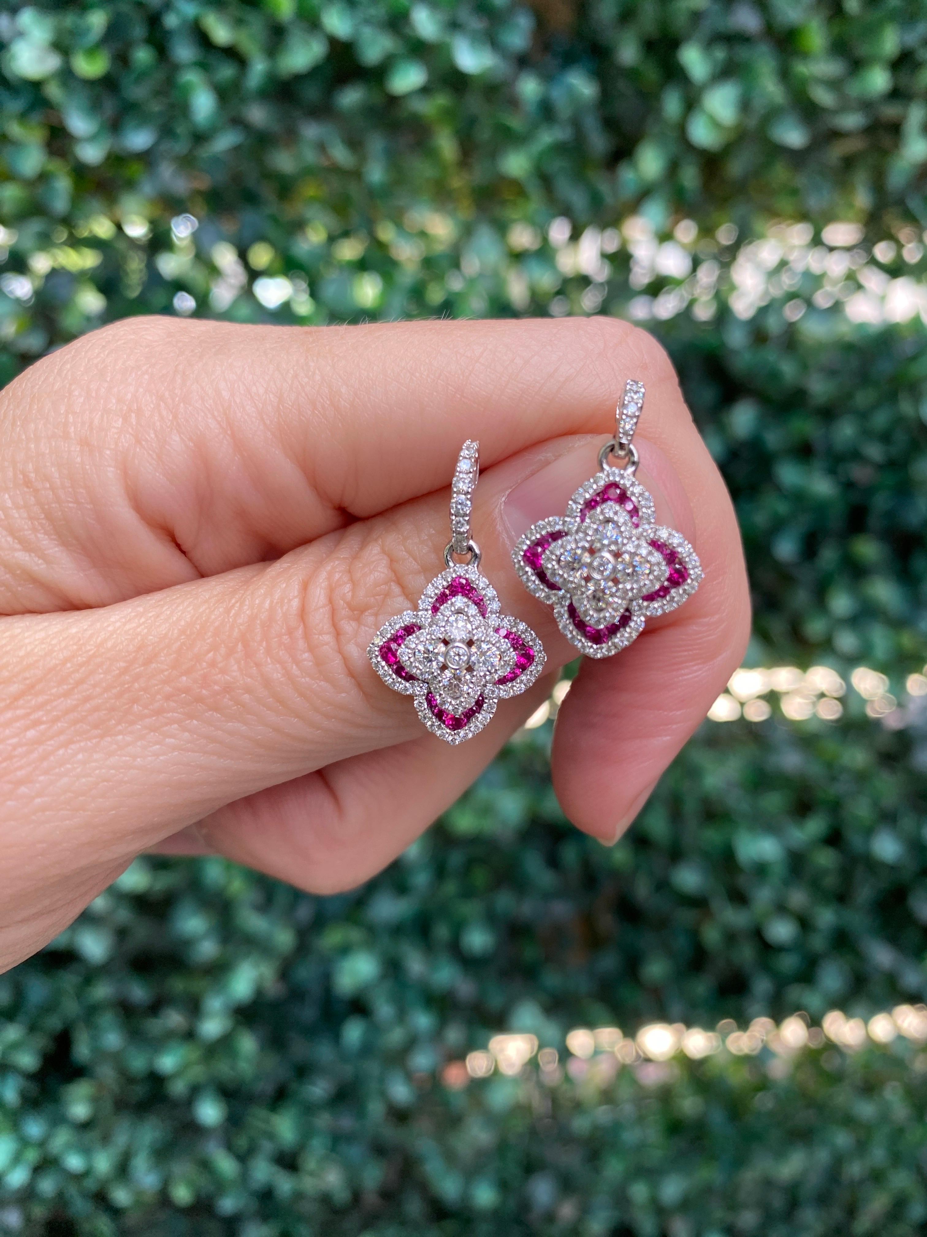 Charles Krypell, boucles d'oreilles en goutte en diamants ronds de 1,16 carat et rubis ronds de 0,47 carat en vente 8