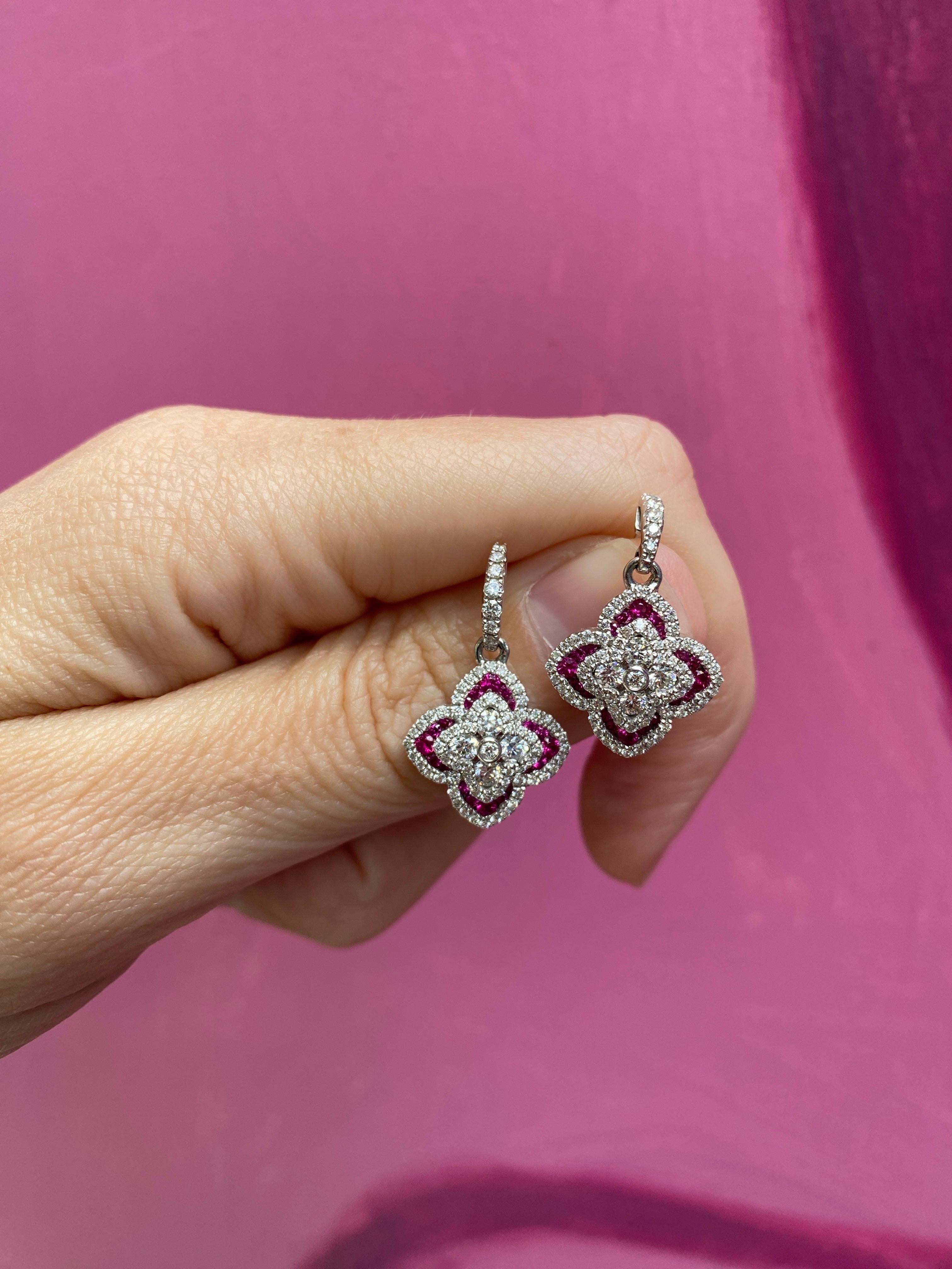 Charles Krypell, boucles d'oreilles en goutte en diamants ronds de 1,16 carat et rubis ronds de 0,47 carat en vente 9