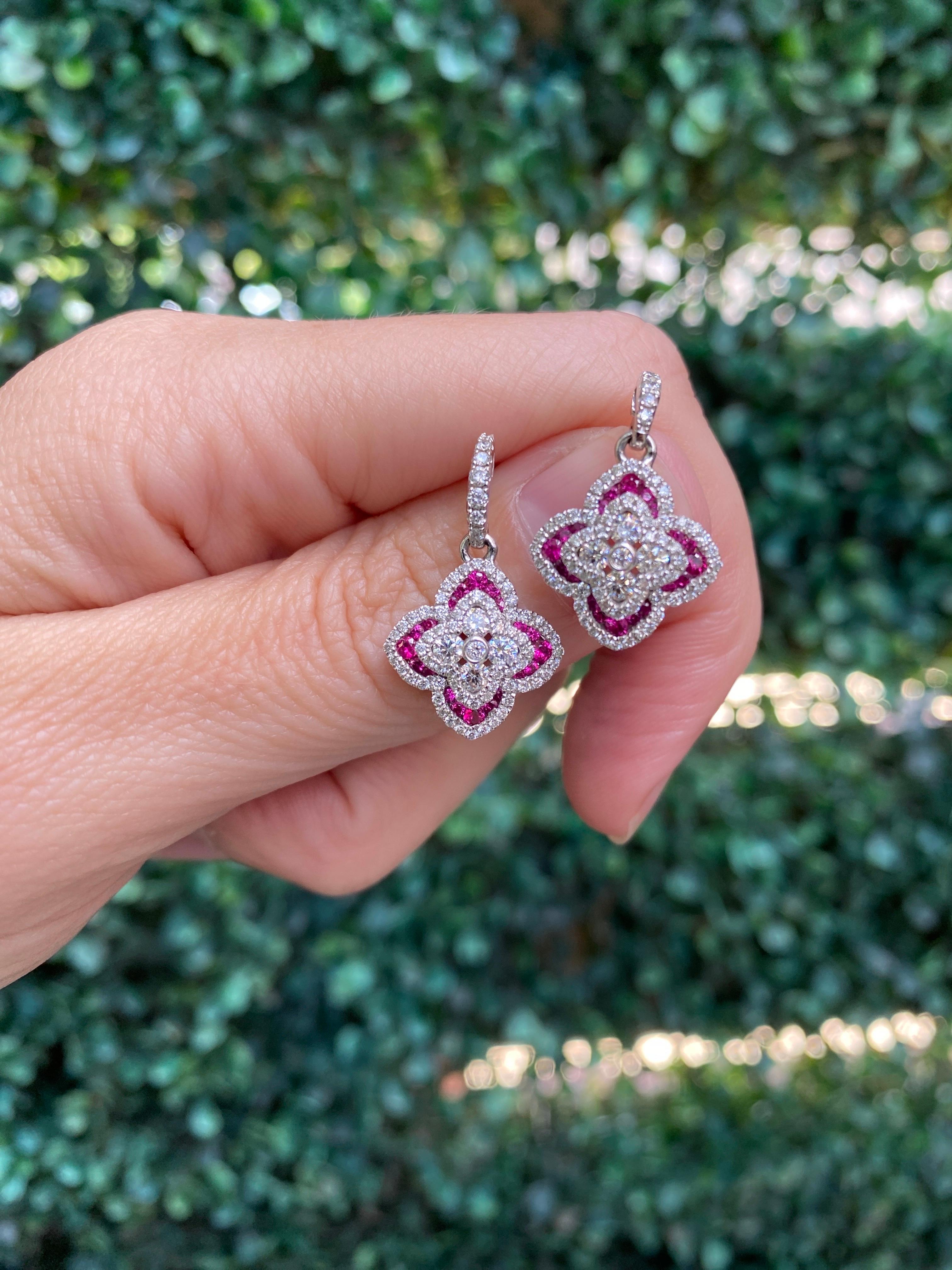 Charles Krypell, boucles d'oreilles en goutte en diamants ronds de 1,16 carat et rubis ronds de 0,47 carat en vente 11