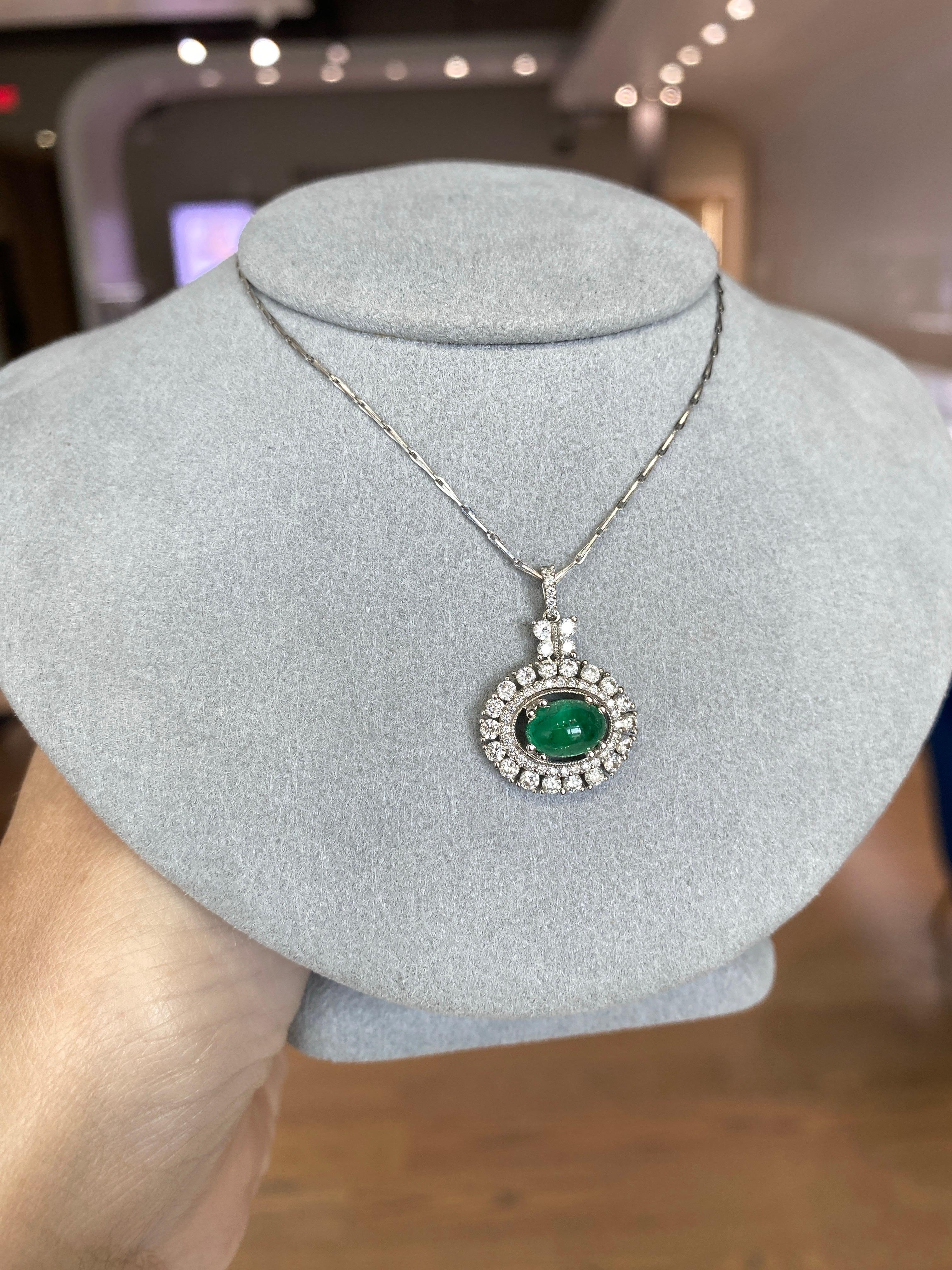 Collana con smeraldo ovale Cabachon da 1,47 carati e accenti di diamanti da 0,90 carati in vendita 10