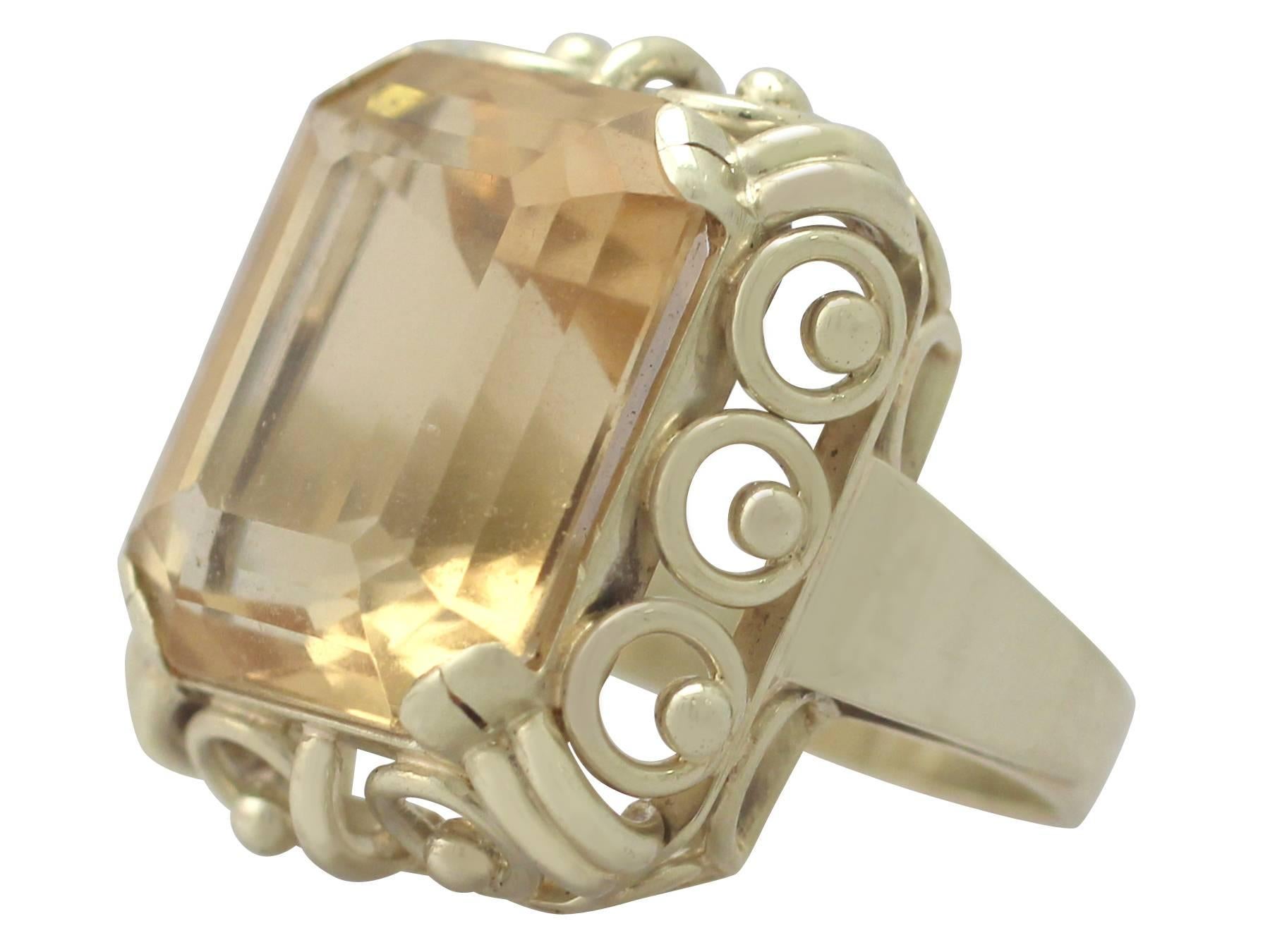 1930s 14.18 Carat Citrine and Yellow Gold Cocktail Ring In Excellent Condition In Jesmond, Newcastle Upon Tyne