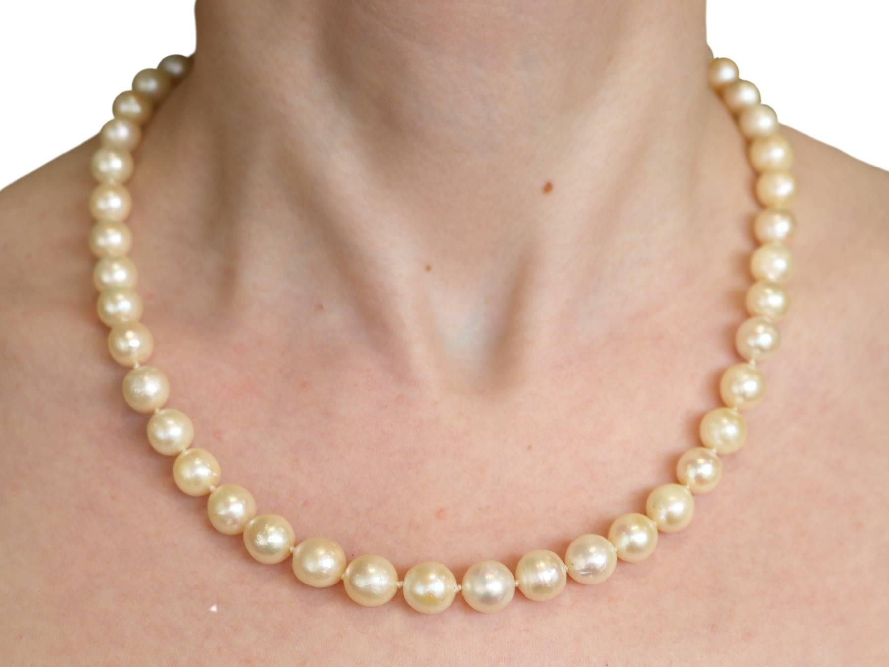 Single Strand Pearl, Emerald, Diamond and White Gold Necklace 4