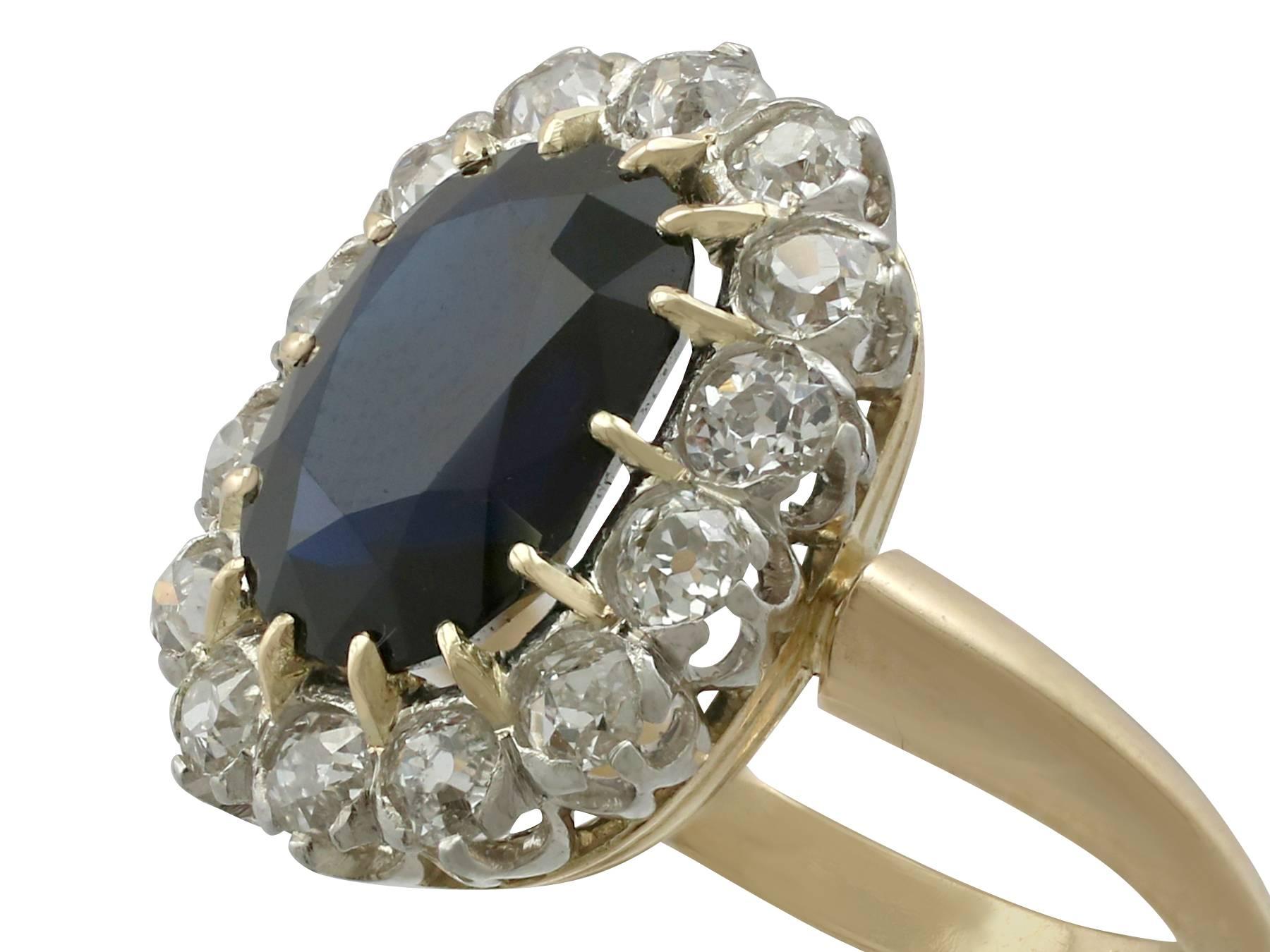 Round Cut 1920s Antique French 2.98 Carat Sapphire and Diamond Yellow Gold Cluster