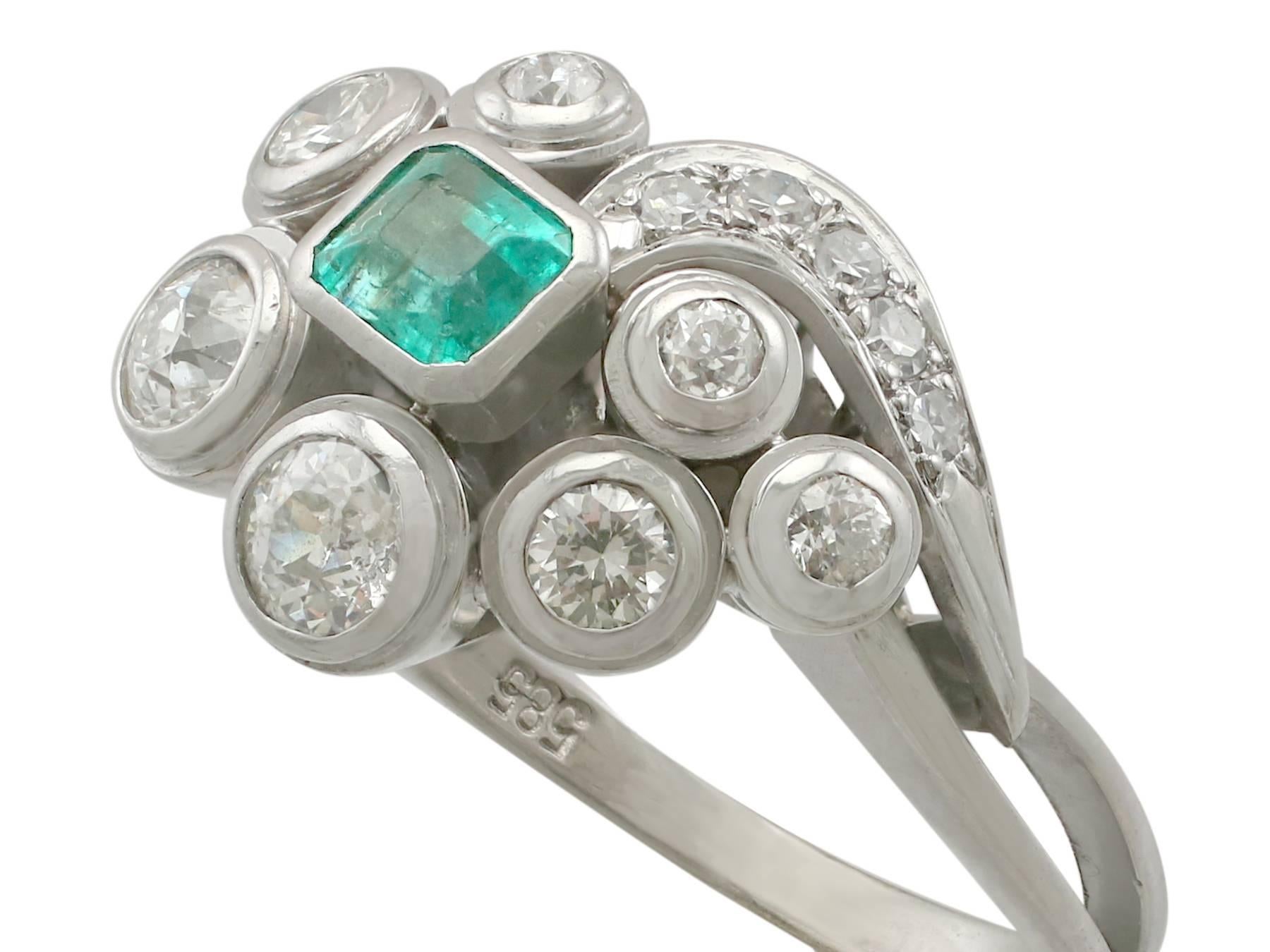 1920s Antique Emerald and Diamond White Gold Cocktail Ring In Excellent Condition In Jesmond, Newcastle Upon Tyne