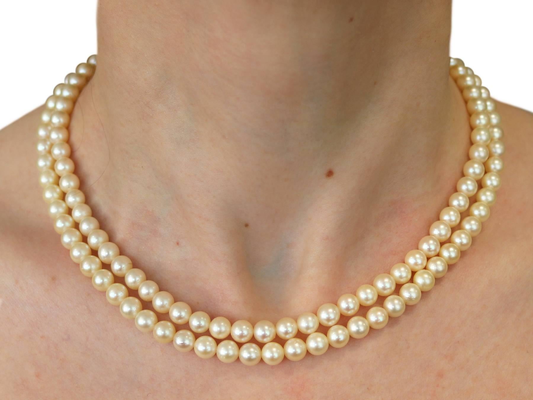 1970s Double Strand Pearl Necklace with 1.05 Carat Diamond White Gold Clasp 5