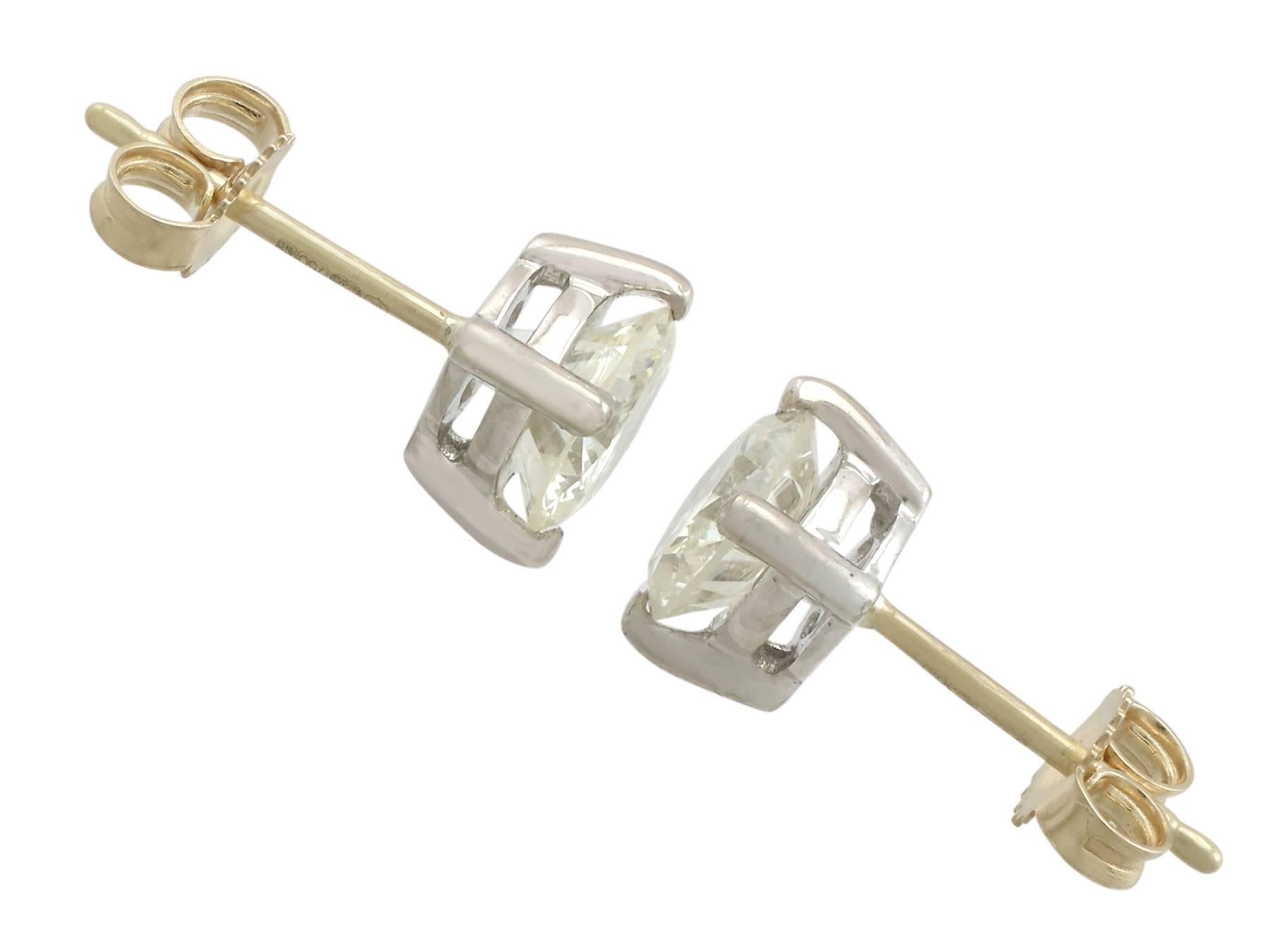 1990s 2.05 Carat Diamond White Gold Stud Earrings In Excellent Condition In Jesmond, Newcastle Upon Tyne