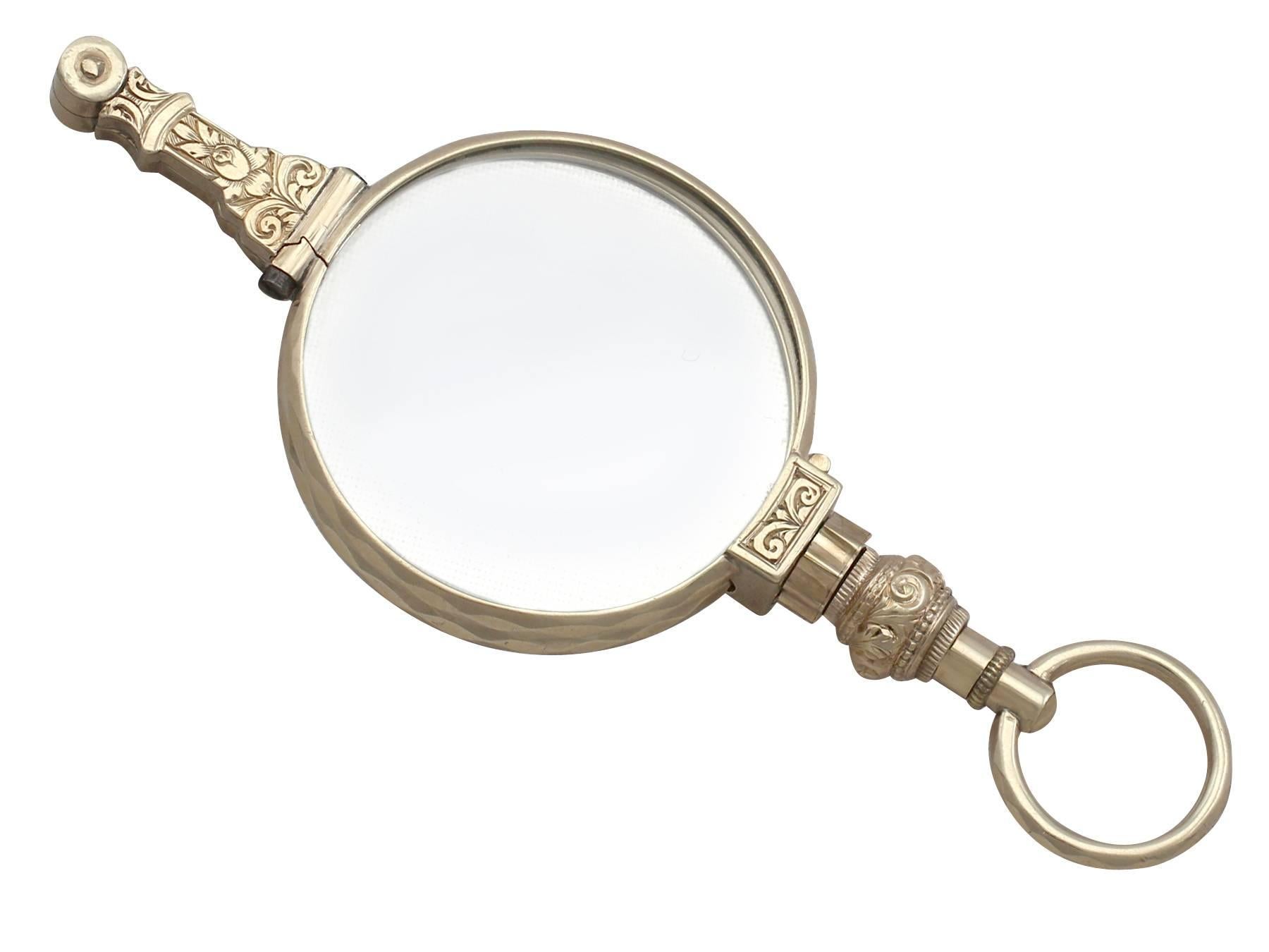 A fine and impressive antique Victorian 9k yellow gold lorgnette; part of our diverse range of collectables.

 These fine and impressive antique Victorian lorgnette has been crafted in 9 k yellow gold.

The frame of these folding eyeglasses has been