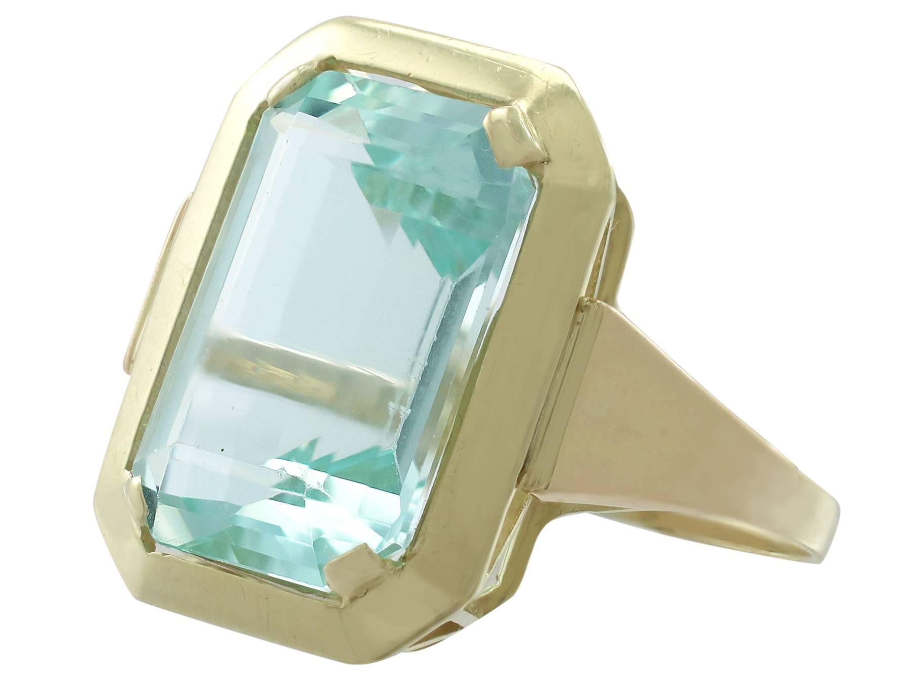 Vintage 9.16 Carat Aquamarine and Yellow Gold Cocktail Ring In Excellent Condition In Jesmond, Newcastle Upon Tyne