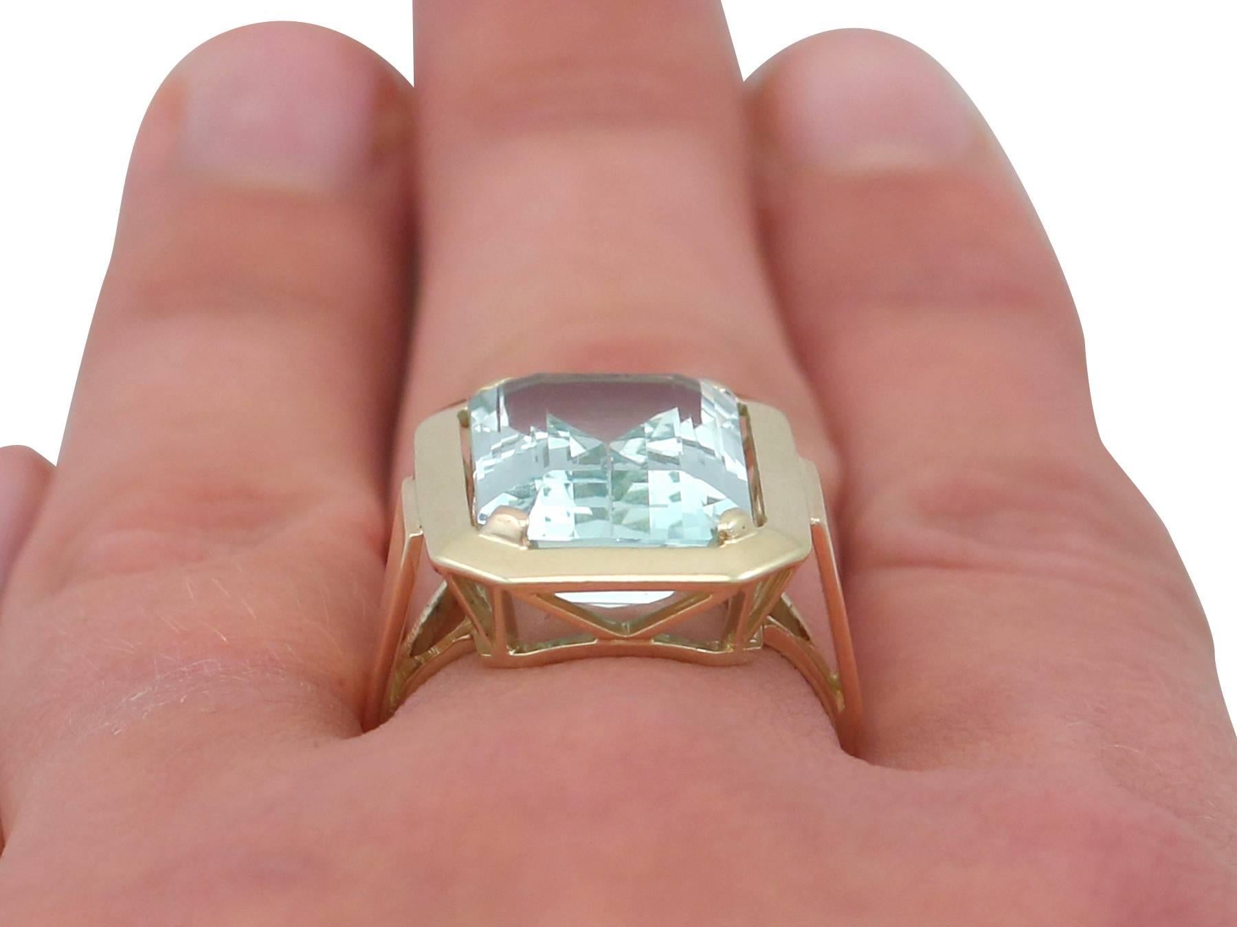 Vintage 9.16 Carat Aquamarine and Yellow Gold Cocktail Ring 4