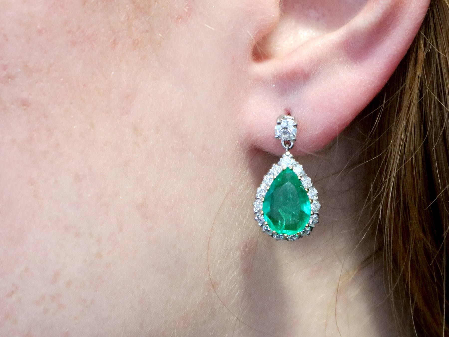 1980s Emerald and Diamond Yellow Gold Drop Earrings 4