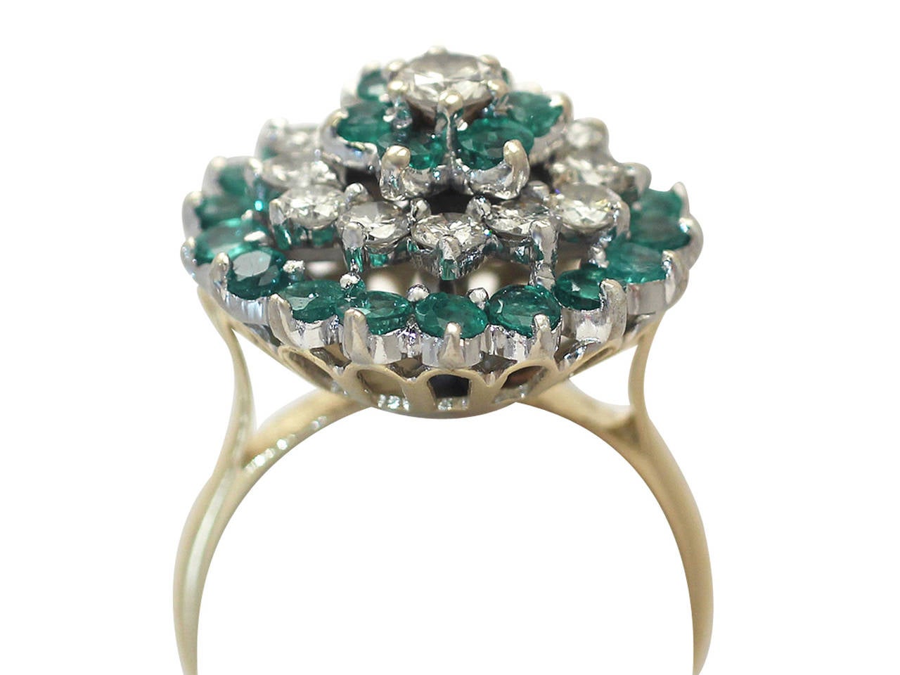 1.86Ct Diamond & 1.70Ct Emerald, 18k Yellow Gold Cocktail Ring - Vintage In Excellent Condition In Jesmond, Newcastle Upon Tyne