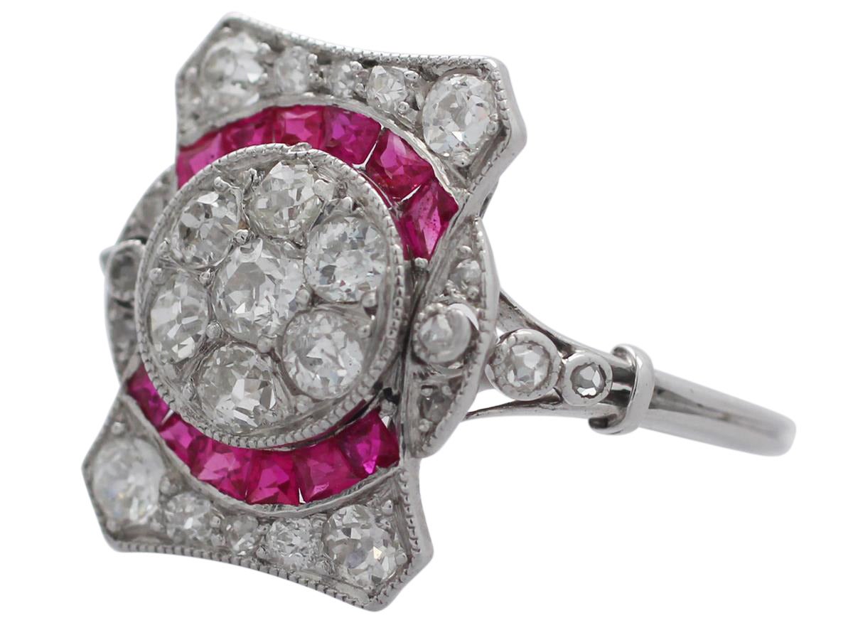 0.15Ct Ruby & 0.75Ct Diamond, 18k White Gold Ring - Art Deco - Antique French In Excellent Condition In Jesmond, Newcastle Upon Tyne