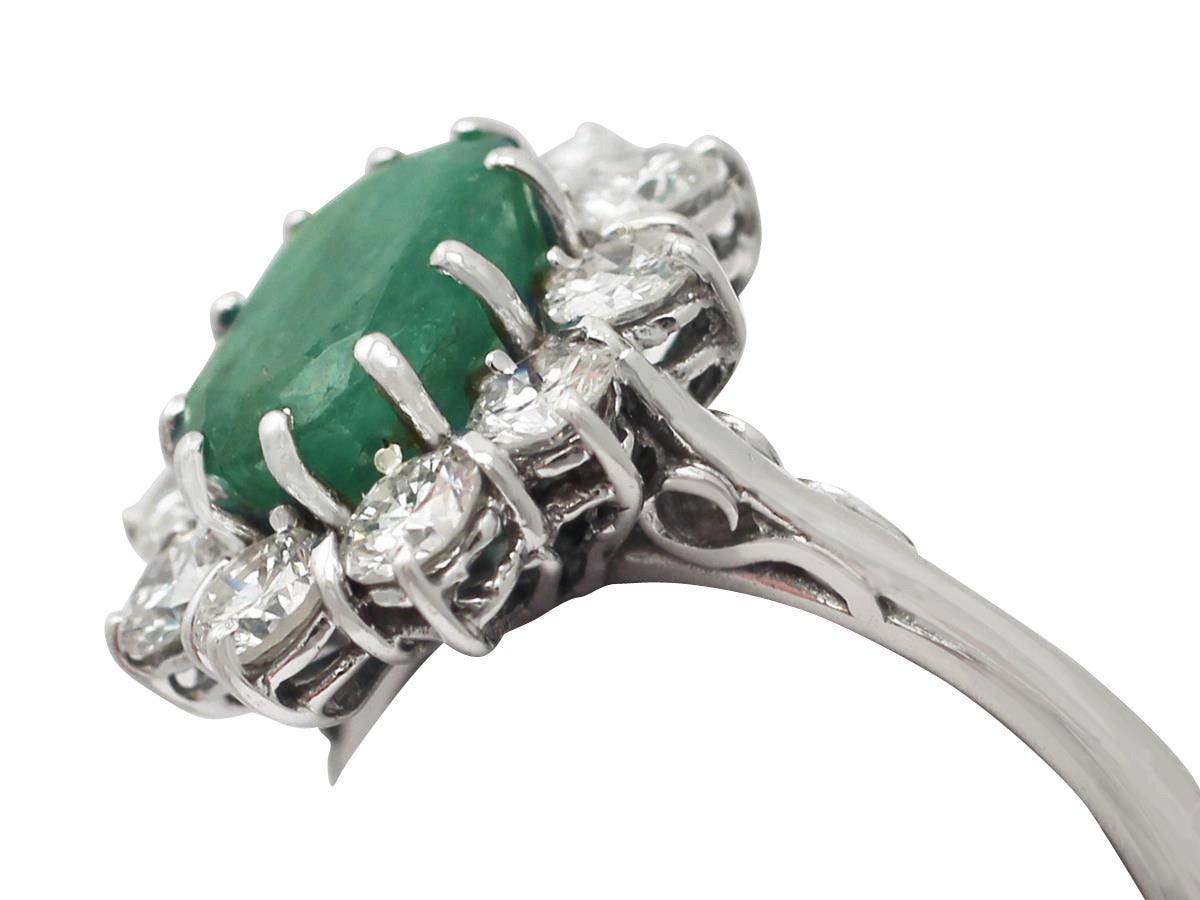 2.09 Carat Emerald and 1.32 Carat Diamond White Gold Cluster Ring In Excellent Condition In Jesmond, Newcastle Upon Tyne