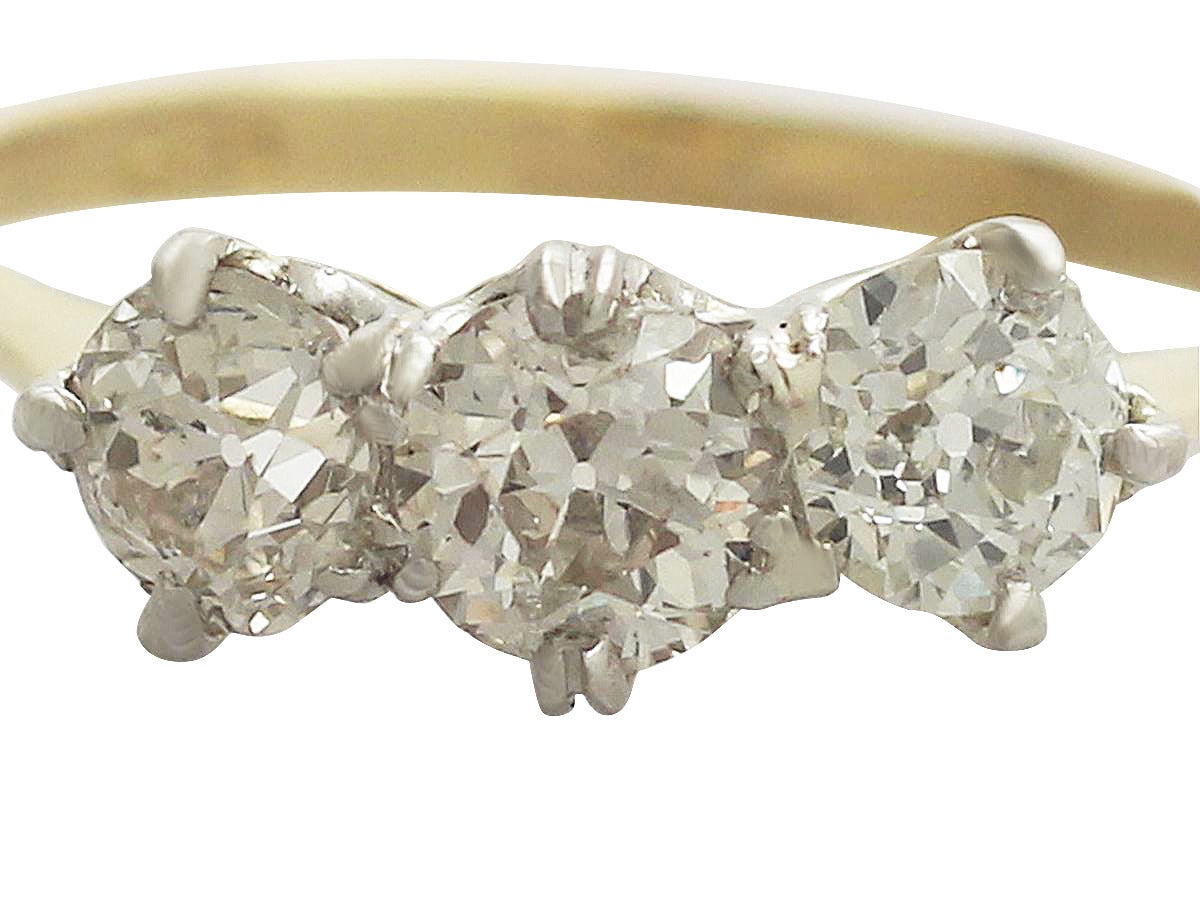 1.56Ct Diamond and 18k Yellow Gold Trilogy Ring - Antique and Vintage In Excellent Condition In Jesmond, Newcastle Upon Tyne