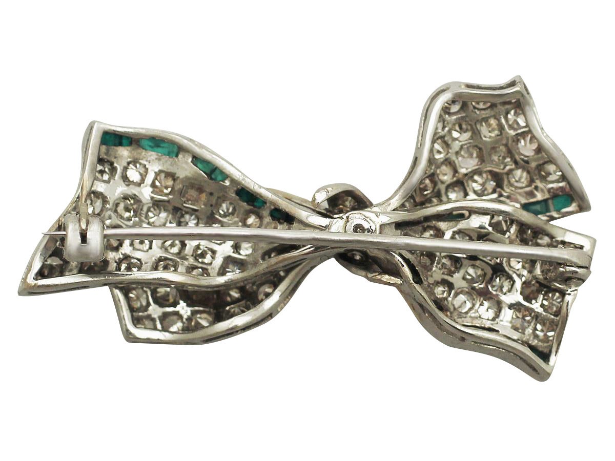 1.31Ct Diamond & 0.52Ct Emerald, 18k White Gold Bow Brooch - Vintage Circa 1940 1